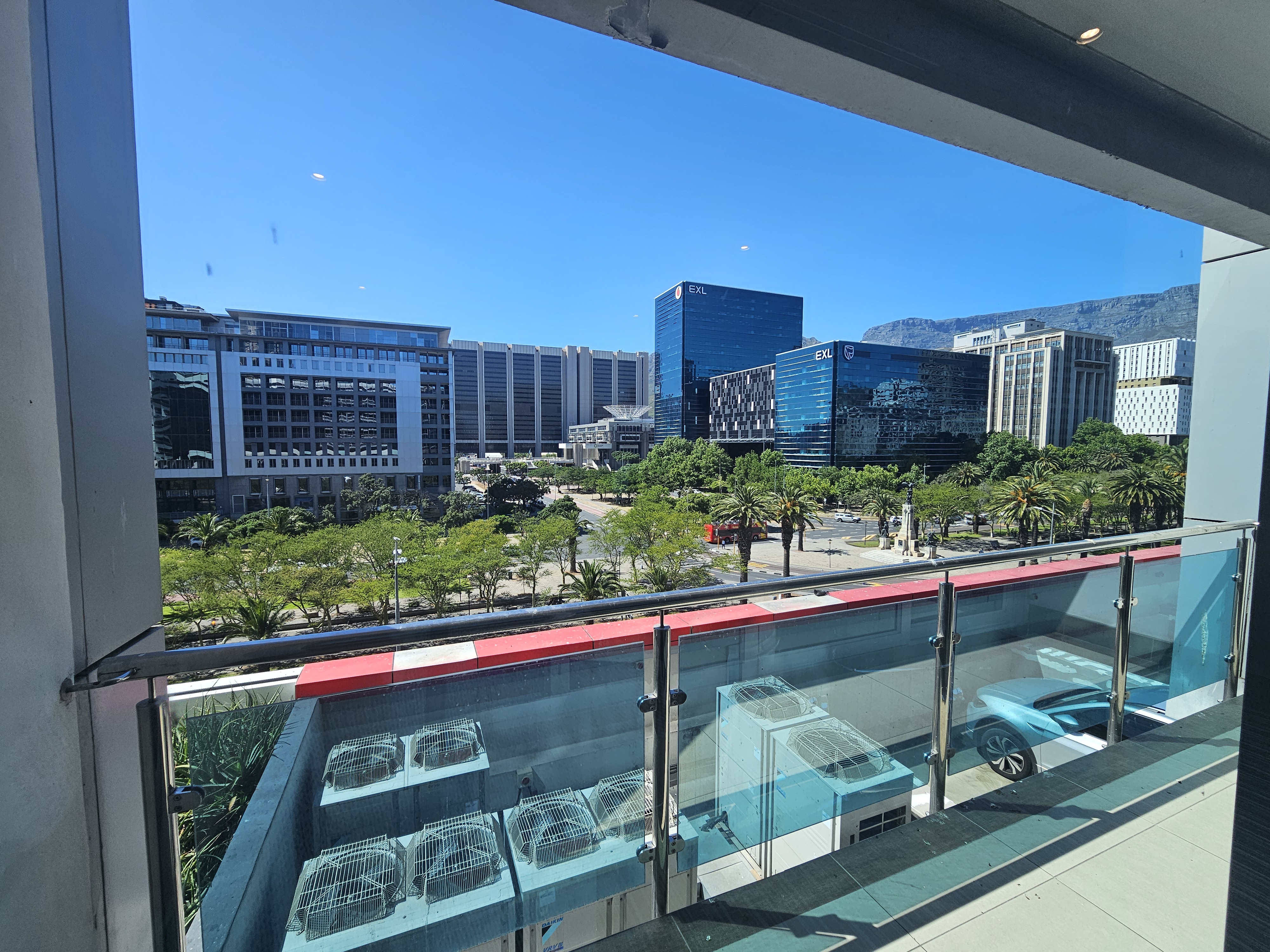 668m² Office Space to rent at 33 On Heerengracht in Cape Town CBD