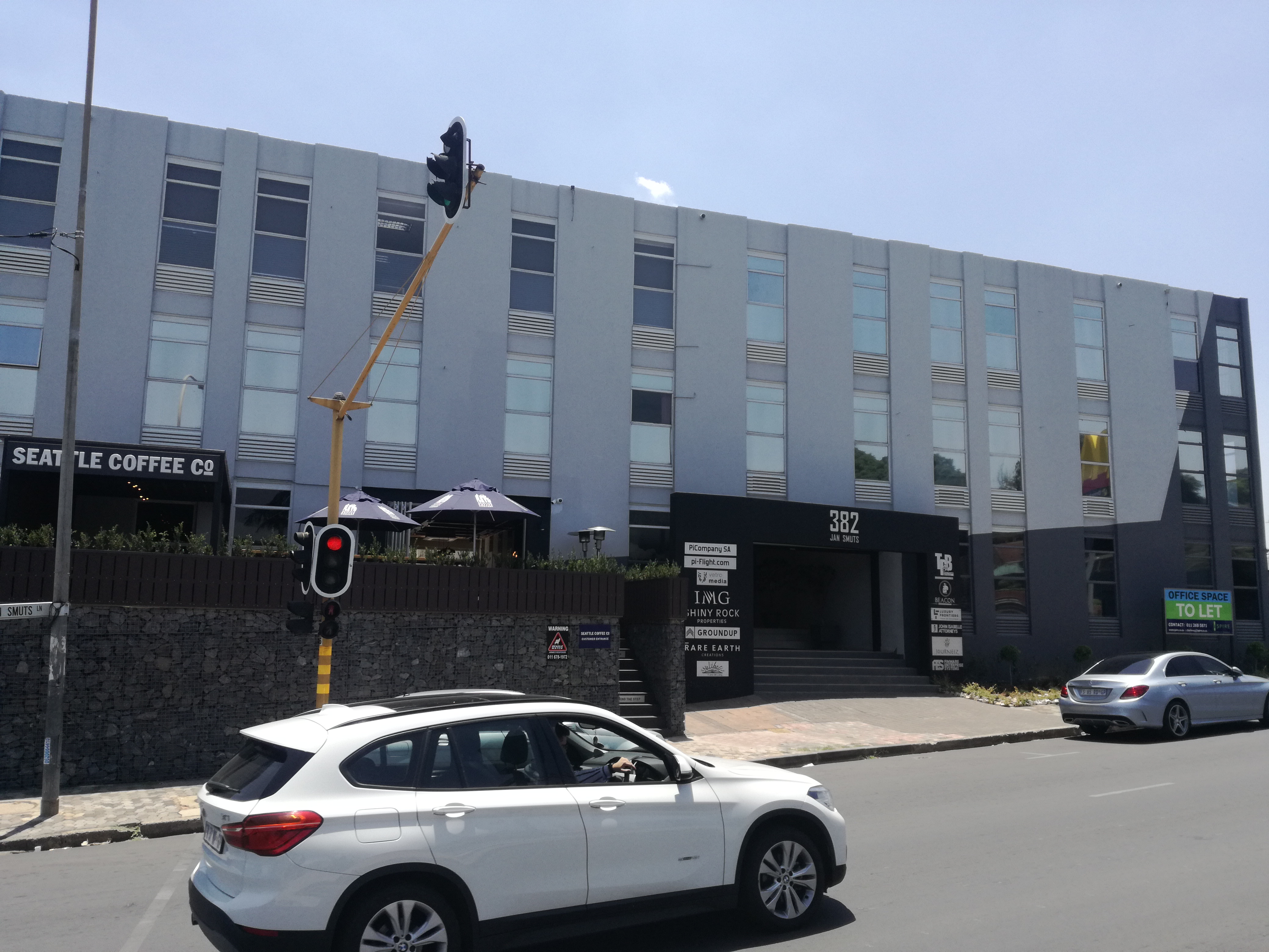 873m² Office Space to rent at 382 Jan Smuts Avenue in Craighall Park