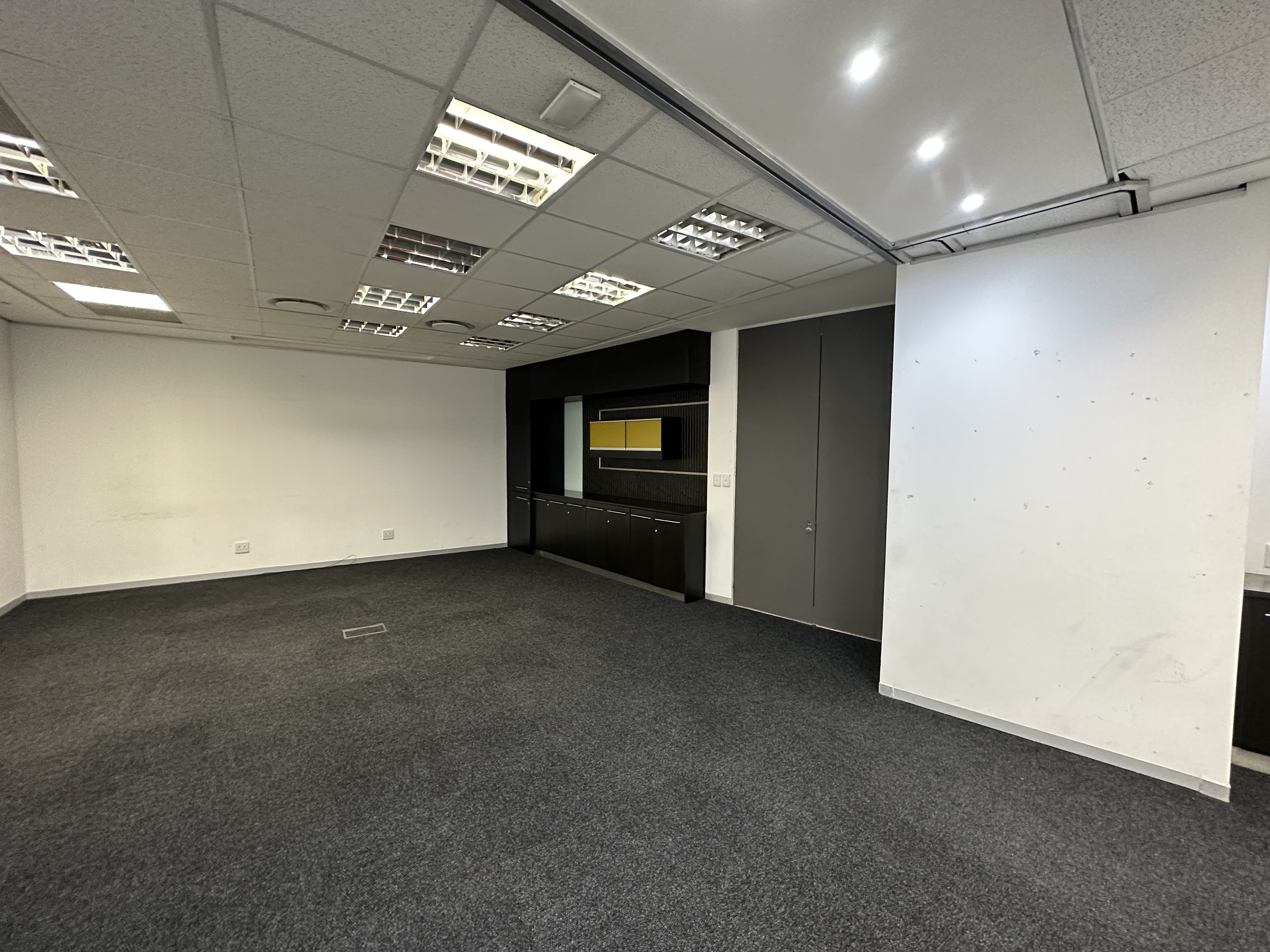 657m² Office Space to rent at 52 Loop Street in Cape Town CBD
