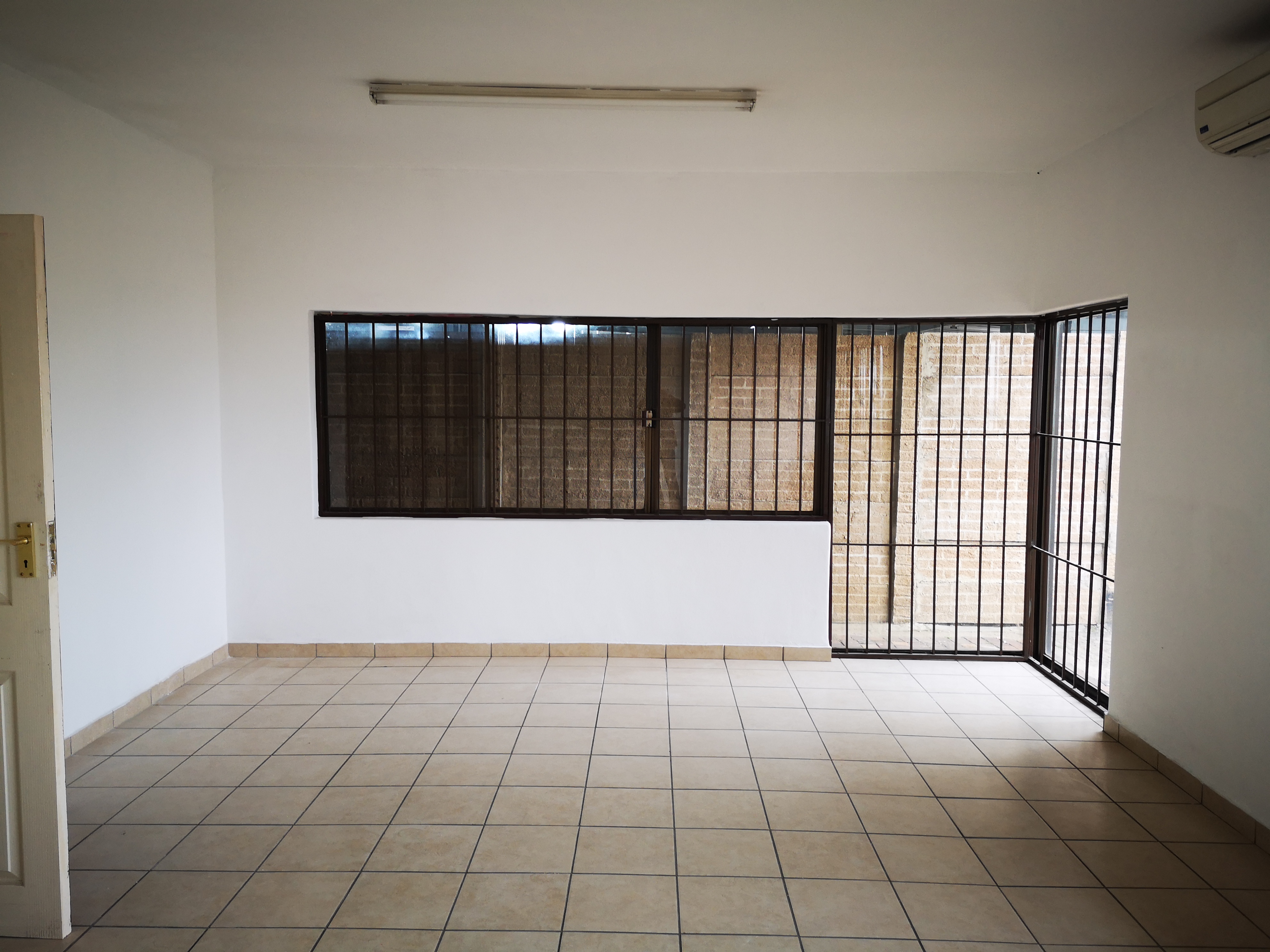 80m² Office Space to rent at 82 Richards Drive in Midrand
