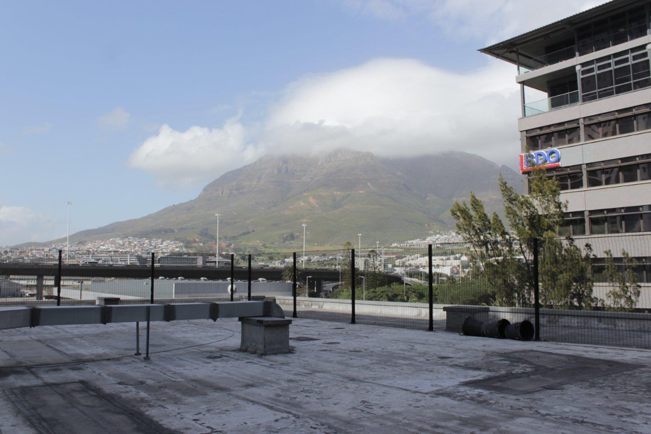 1 218m² Office Space to rent at Amber Place in Foreshore