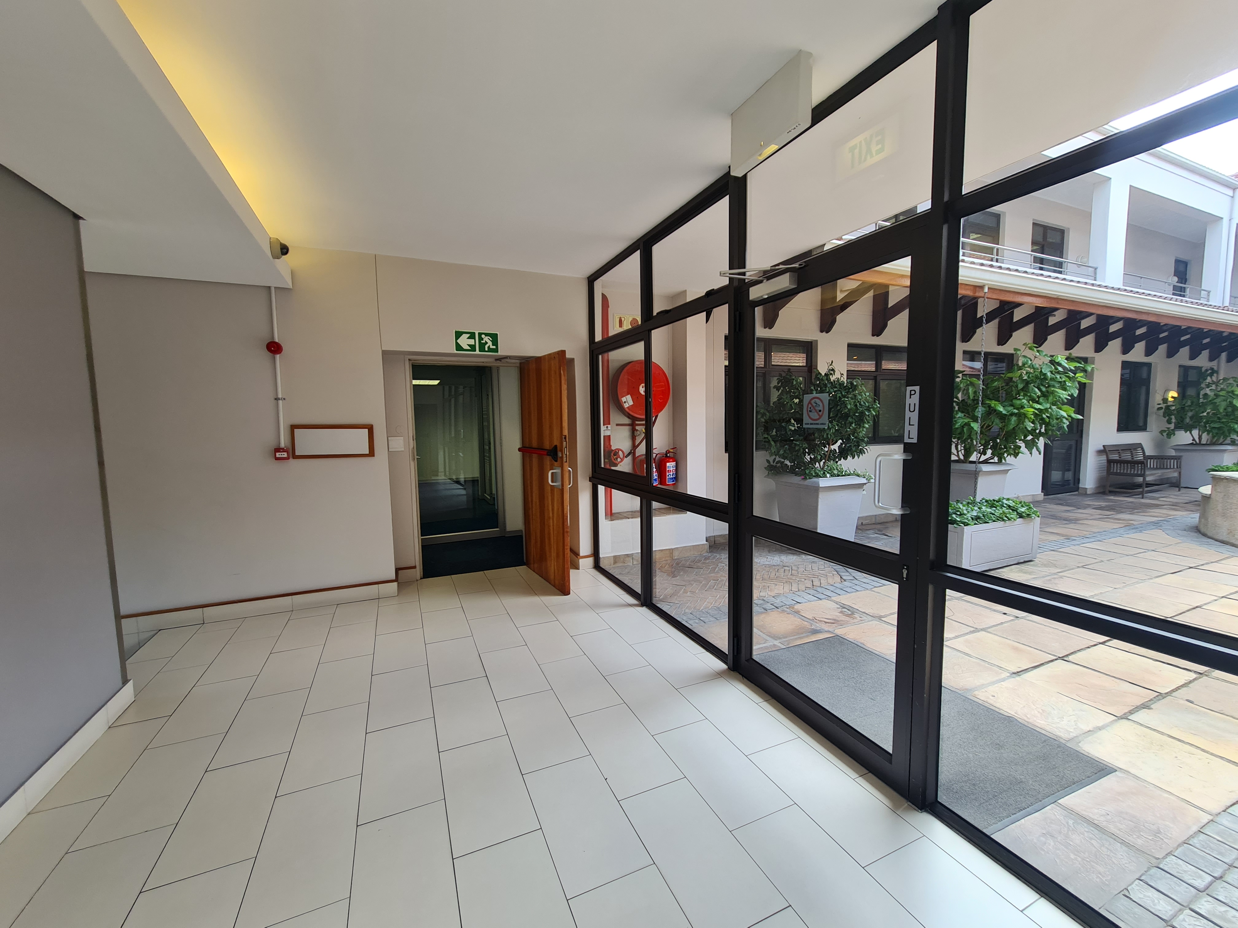 208m² Office Space to rent at Boulevard Place in Century City