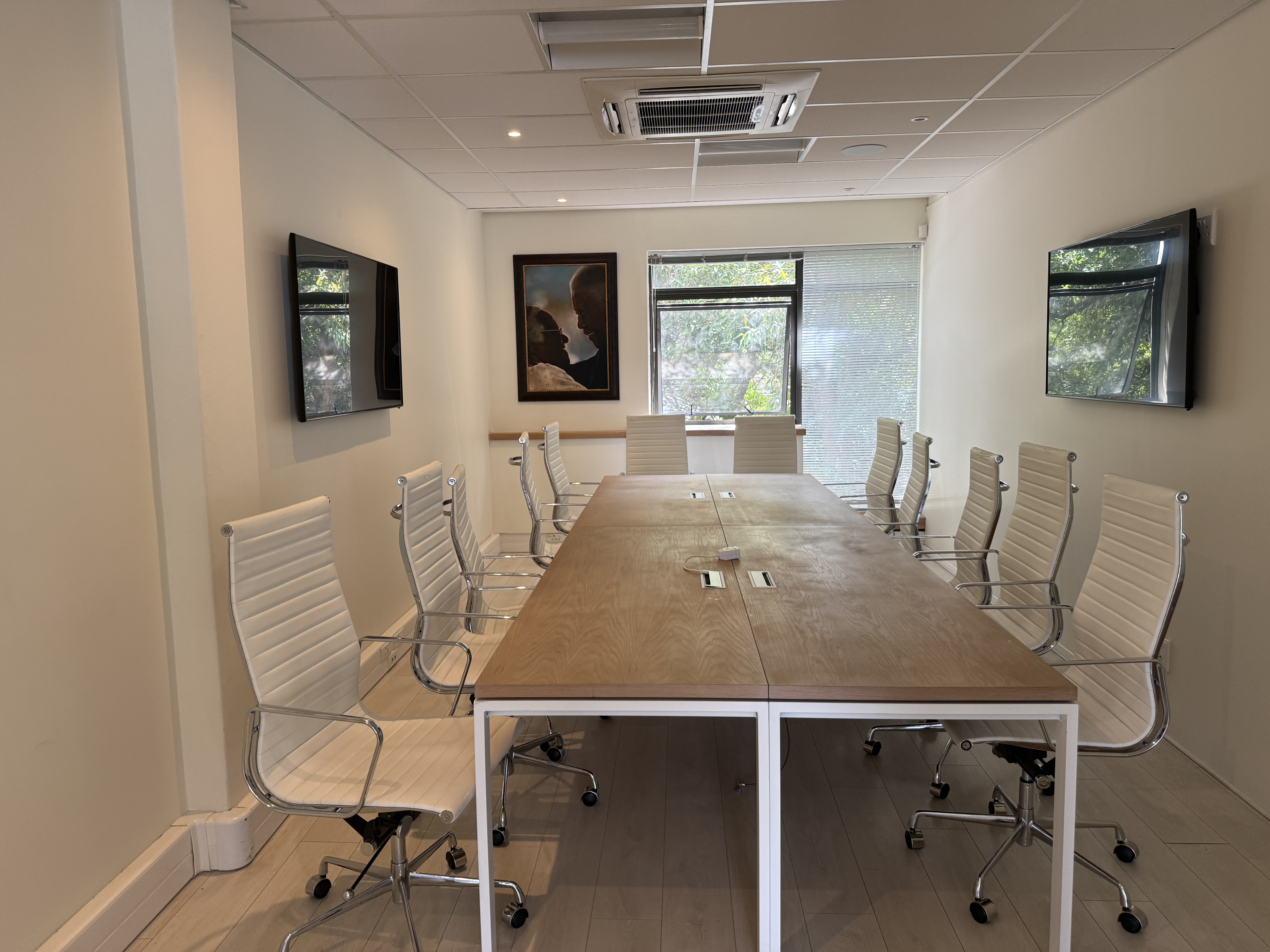 415m² Office Space to rent at Boundary Terraces in Newlands