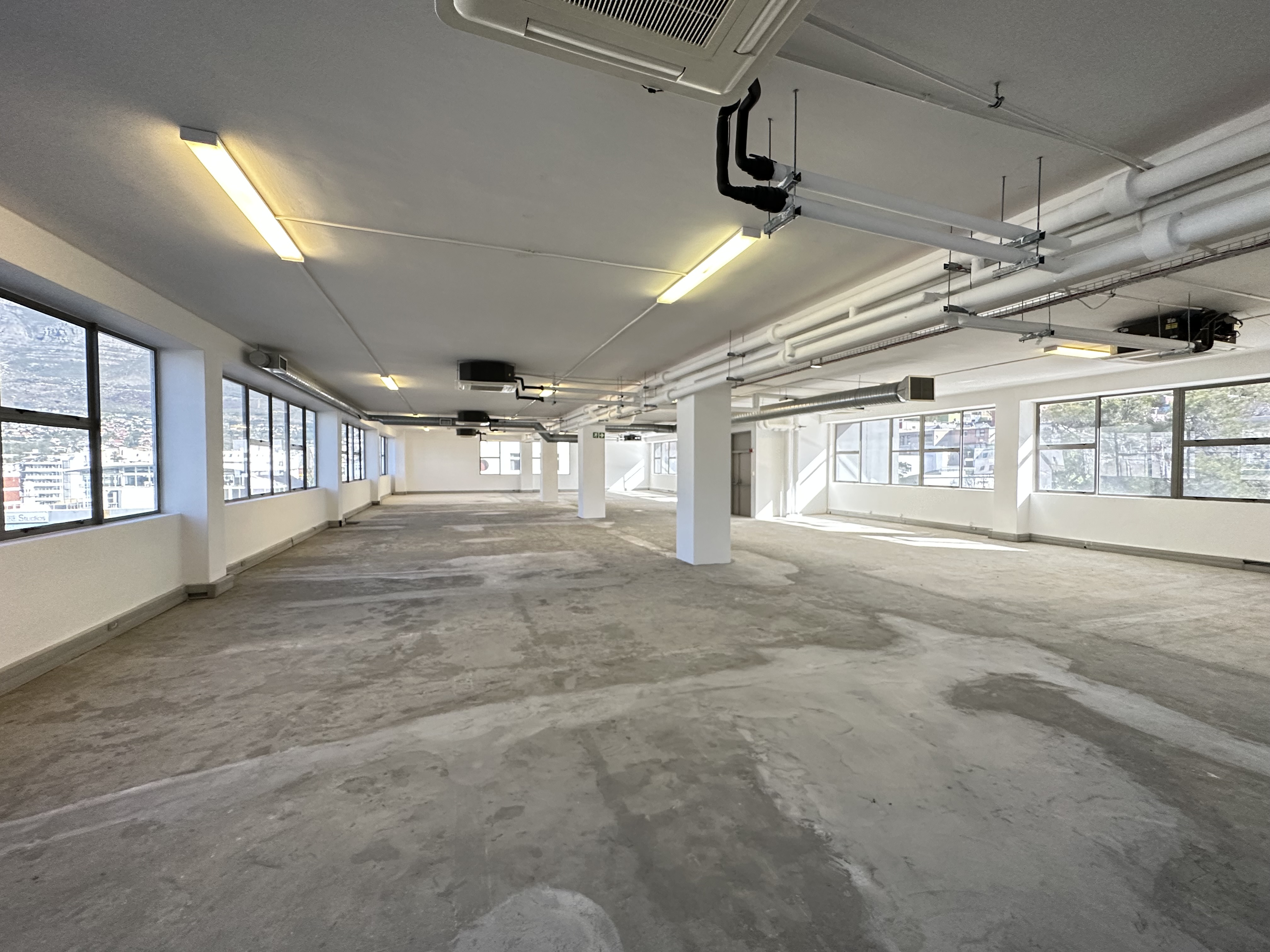 869m² Office Space to rent at Buitengracht Centre in Cape Town CBD