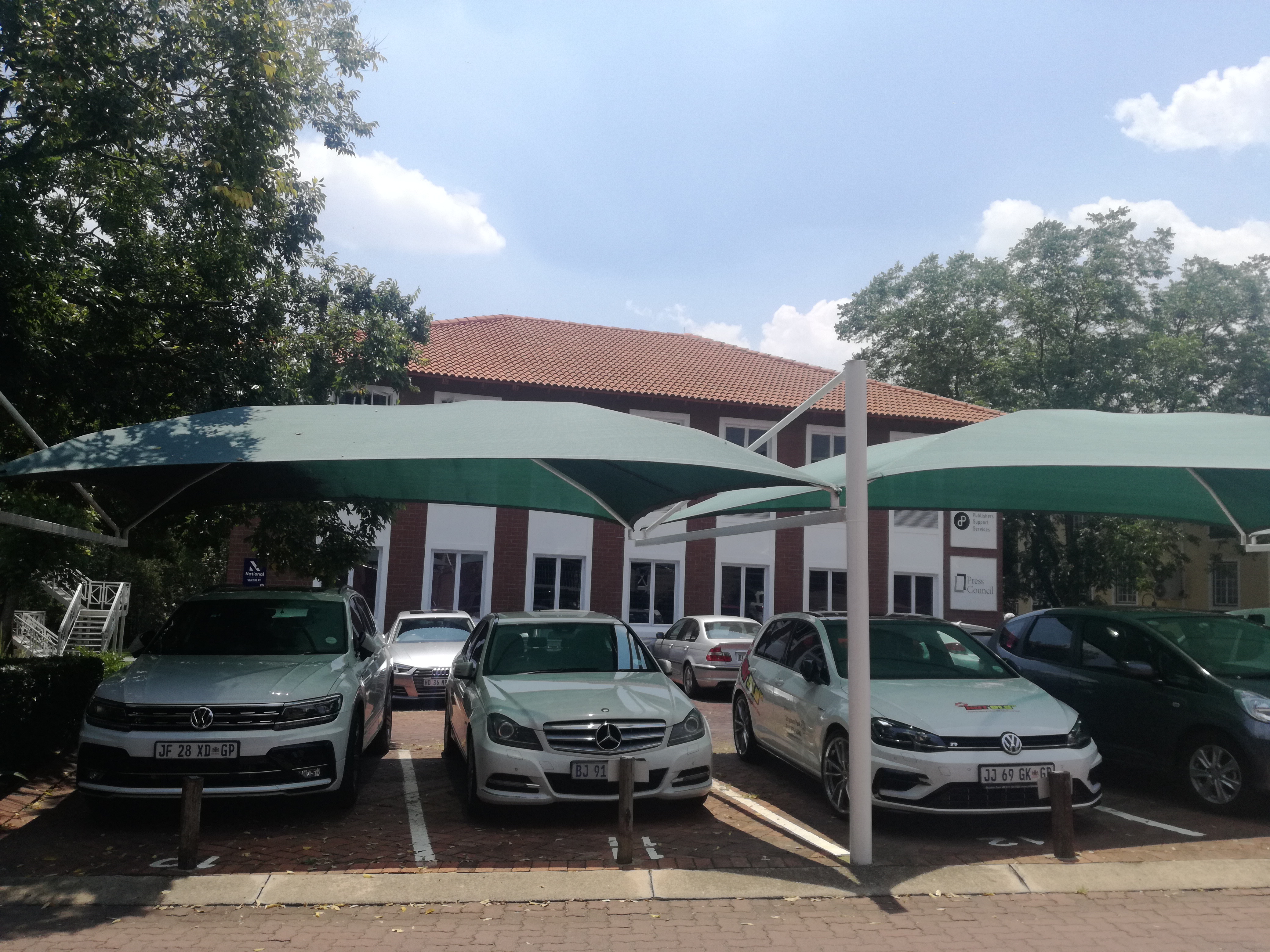 263m² Office Space to rent at Burnside Island in Craighall Park
