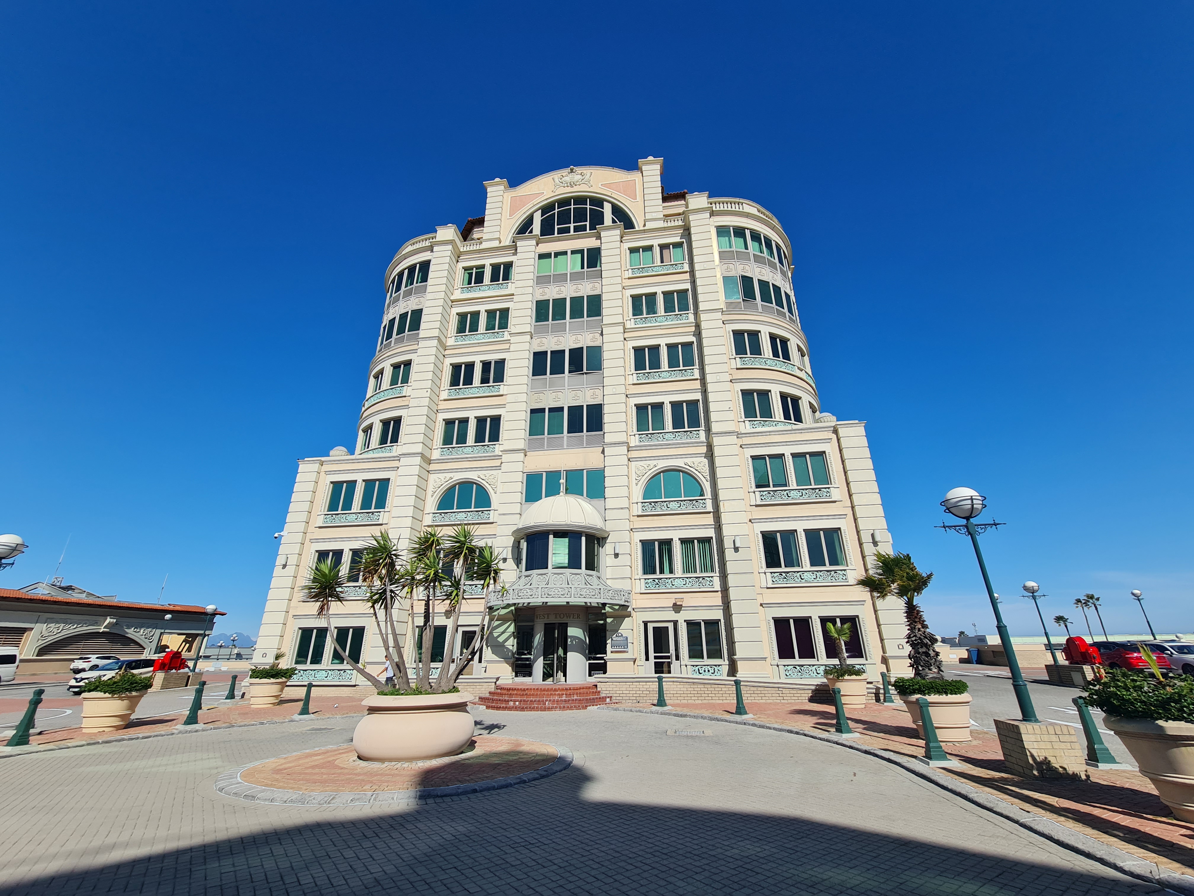 147m² Office Space to rent at Canal Walk in Century City