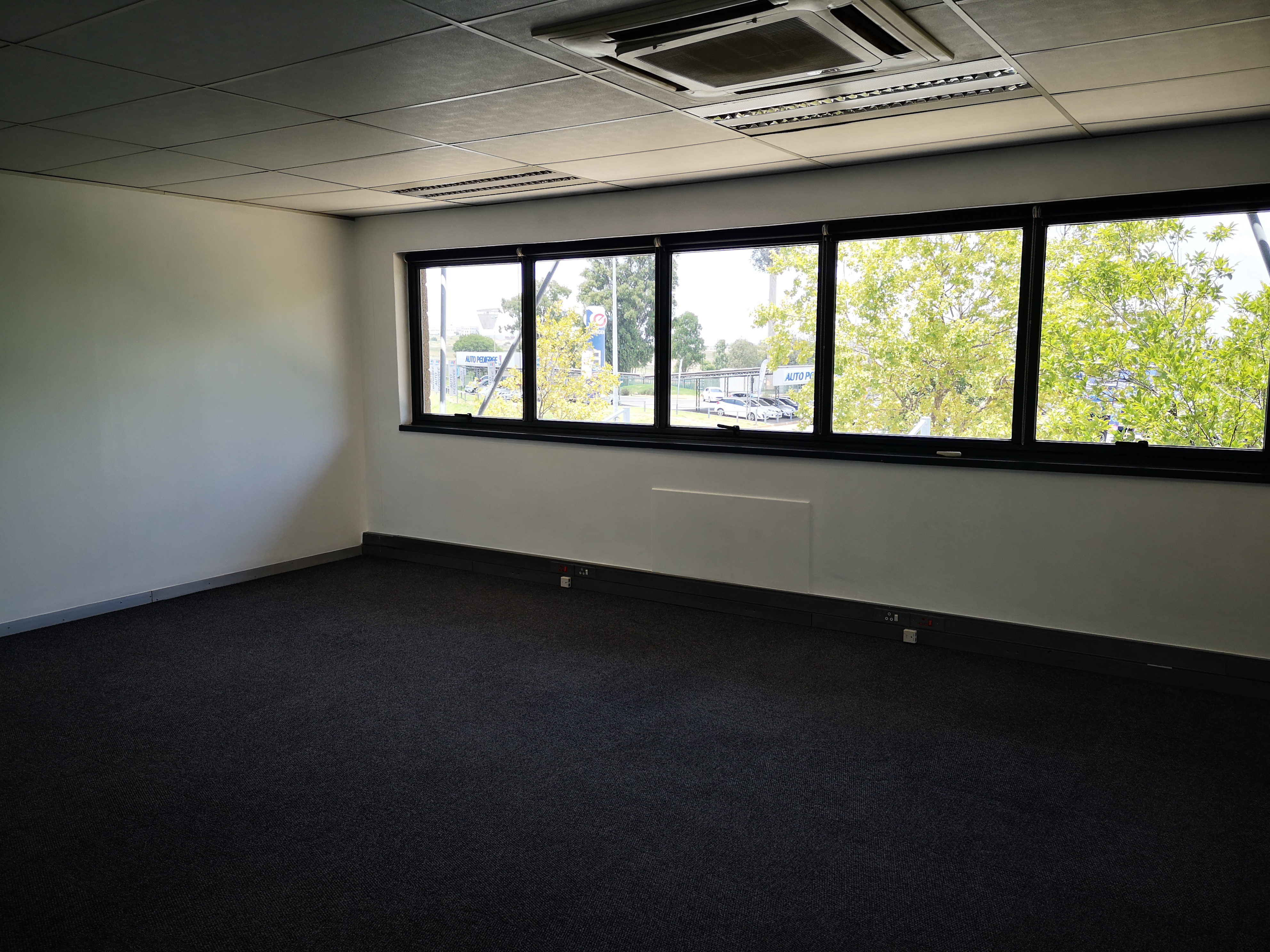 483m² Office Space to rent at Central Park - Midrand in Randjespark