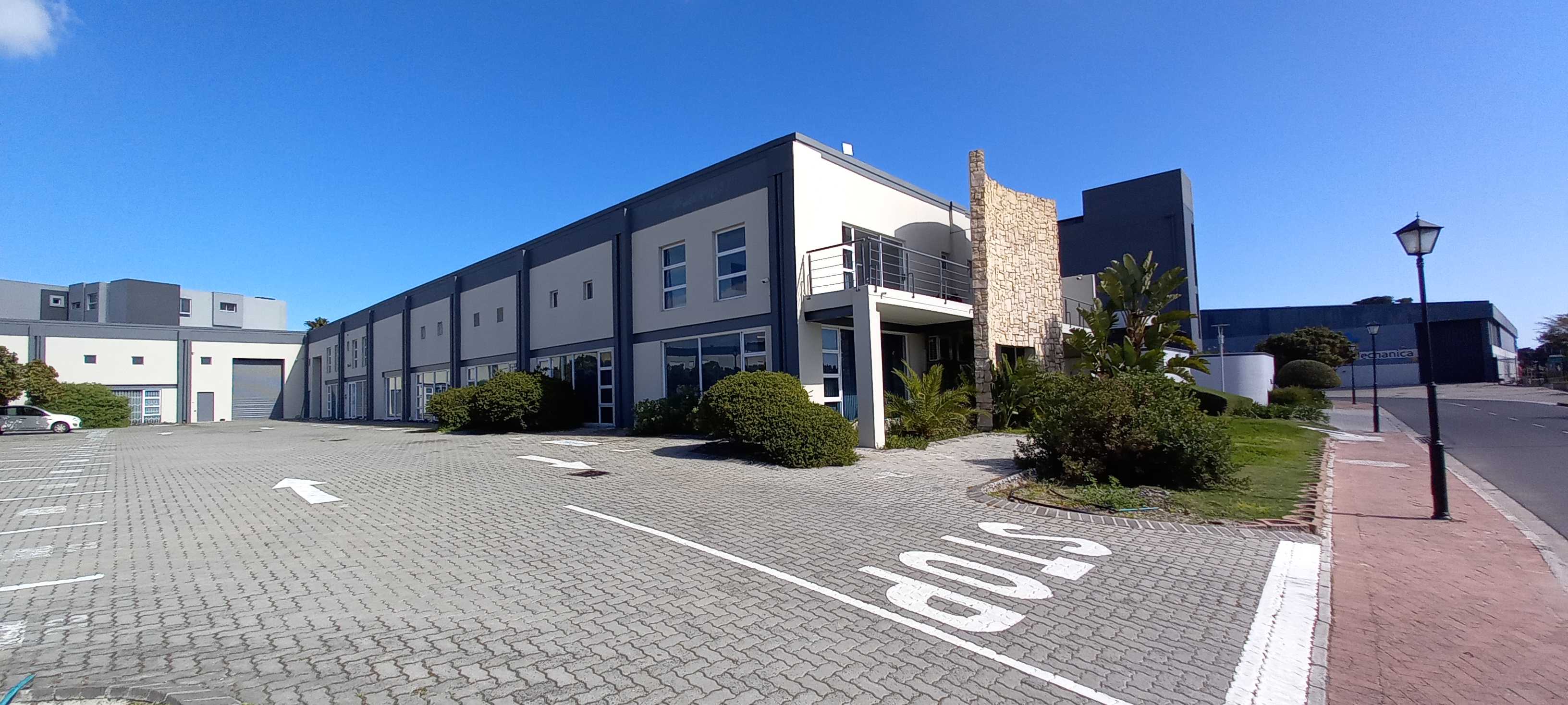 647m² Warehouse to rent at Century Gate - Century City in Century City
