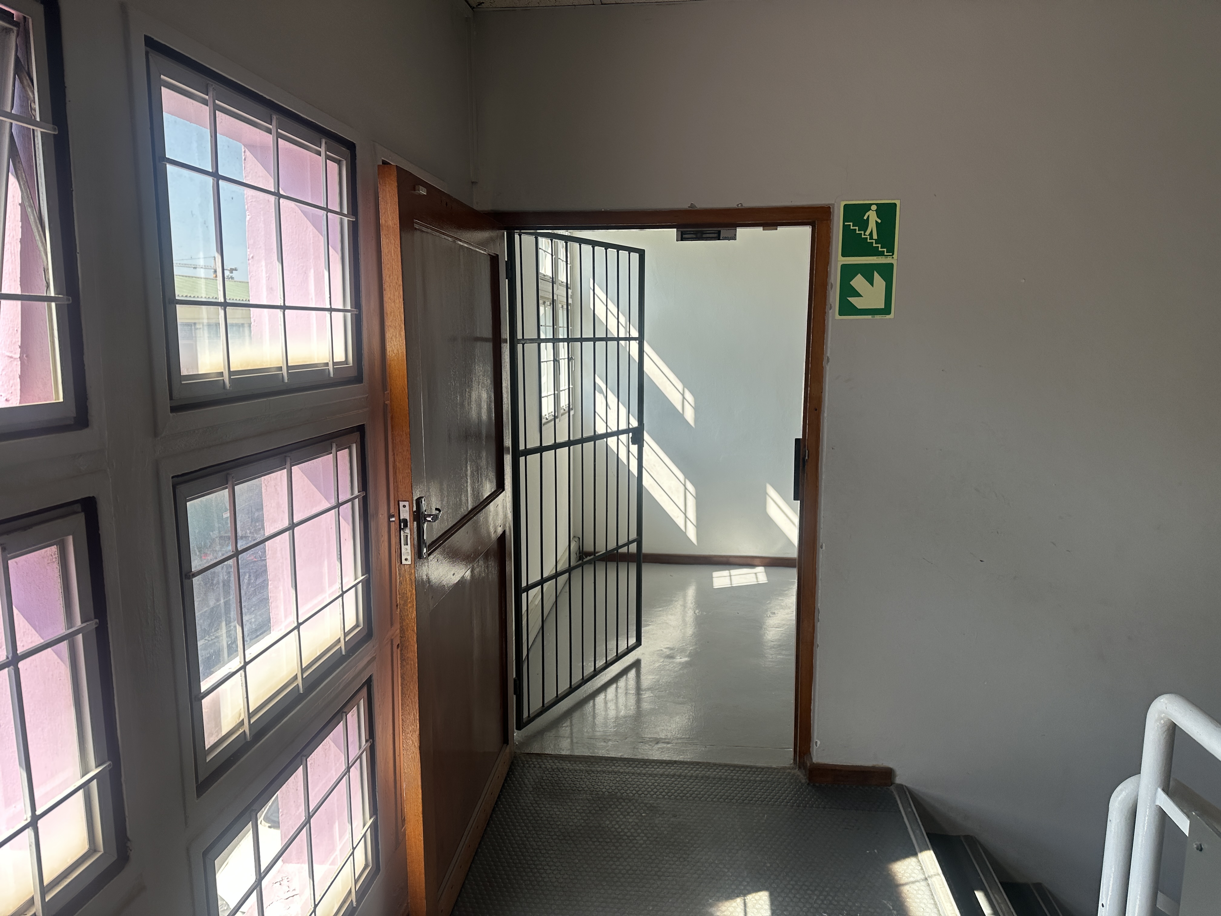 172m² Office Space to rent at Collingwood Place in Observatory