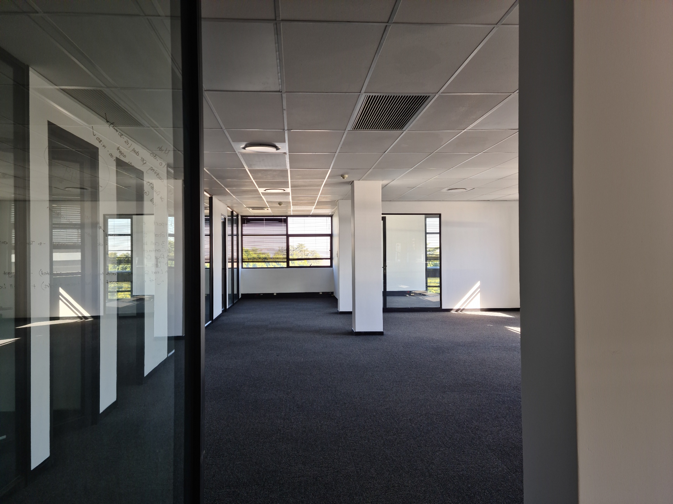 487m² Office Space to rent at Commerce Square in Sandhurst