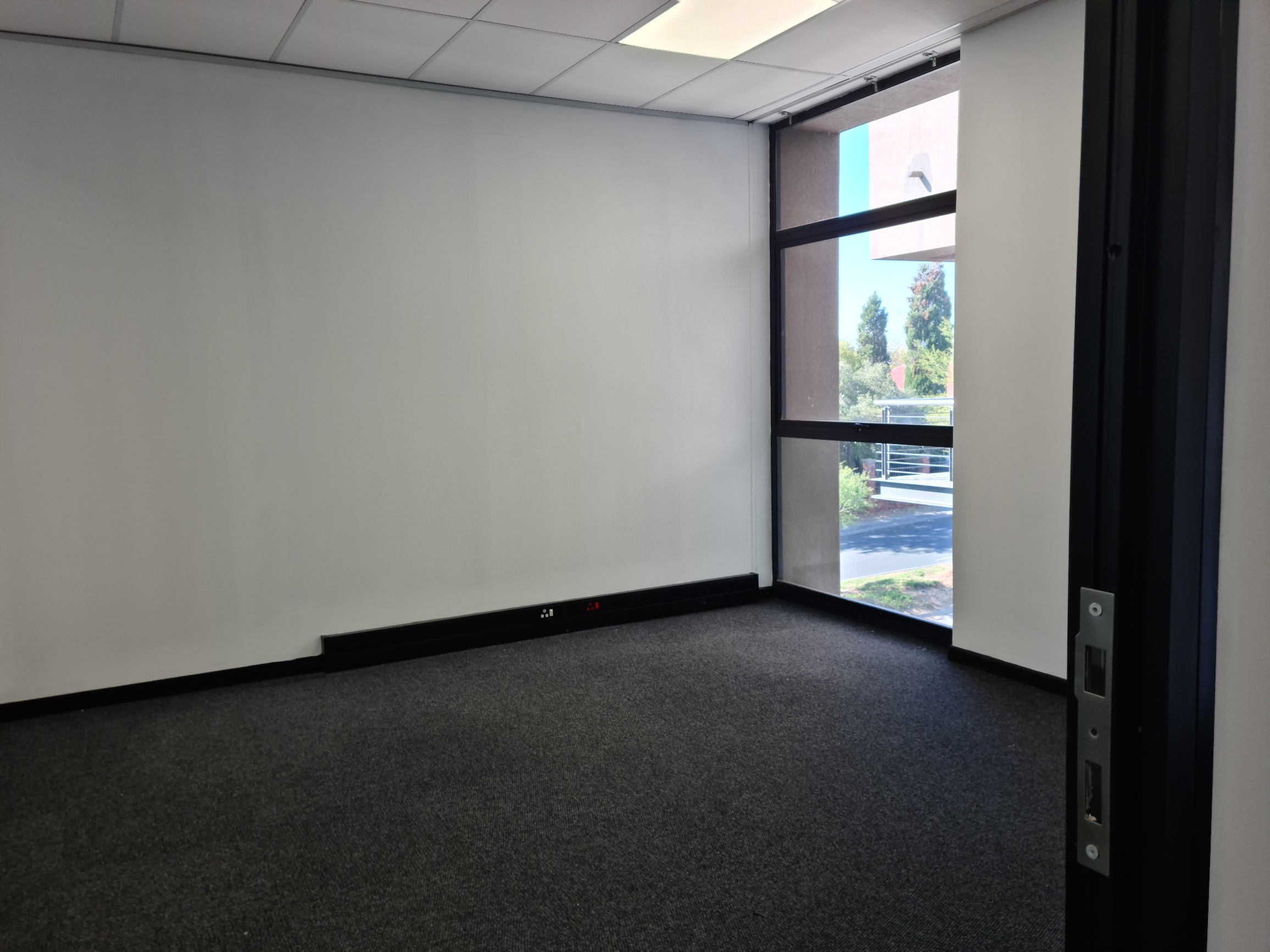 487m² Office Space to rent at Commerce Square in Sandhurst