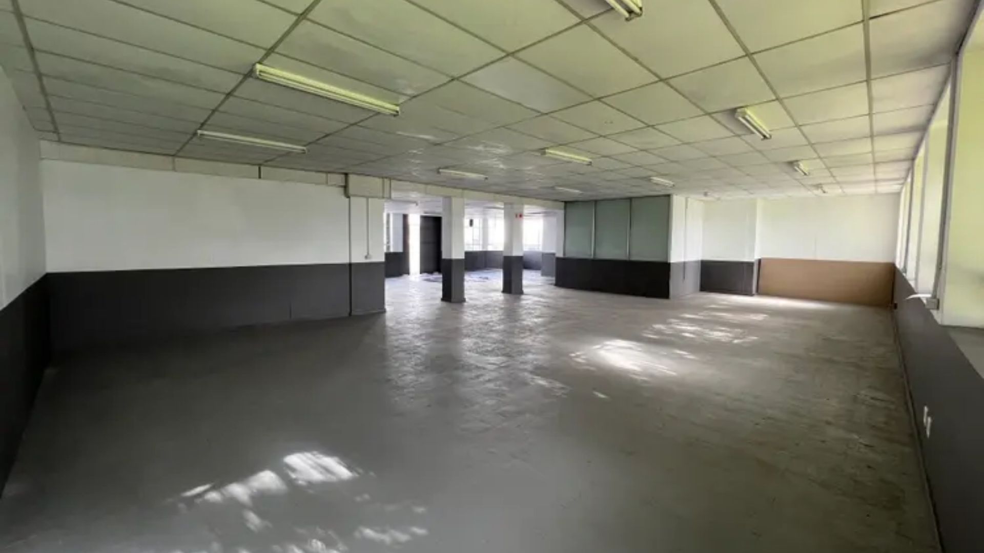 Warehouse to rent at Consani Industrial Park in Elsies River