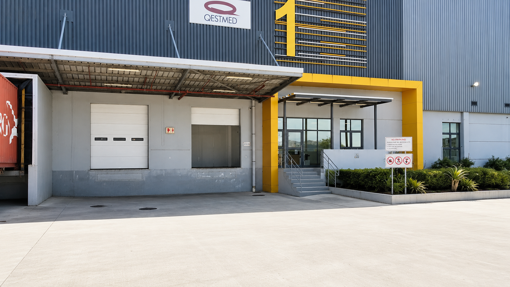 3 213m² Warehouse to rent at Golf Air Park Phase 2 in Airport Industria