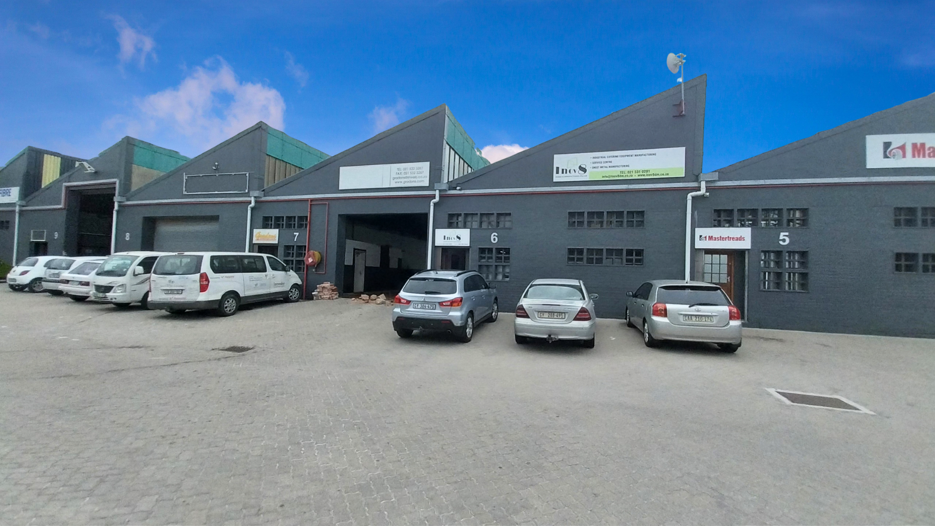 Warehouse to rent at Gunners Factory Park in Epping Industrial