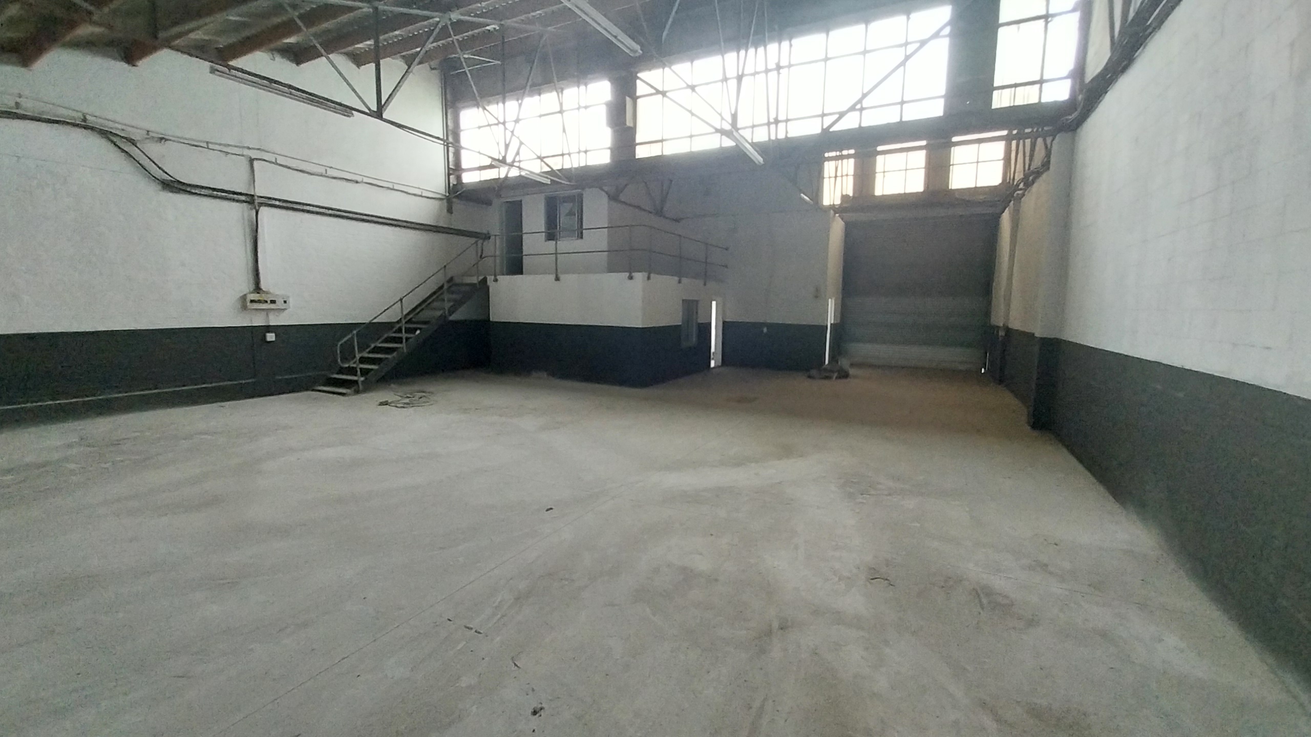 Warehouse to rent at Gunners Factory Park in Epping Industrial