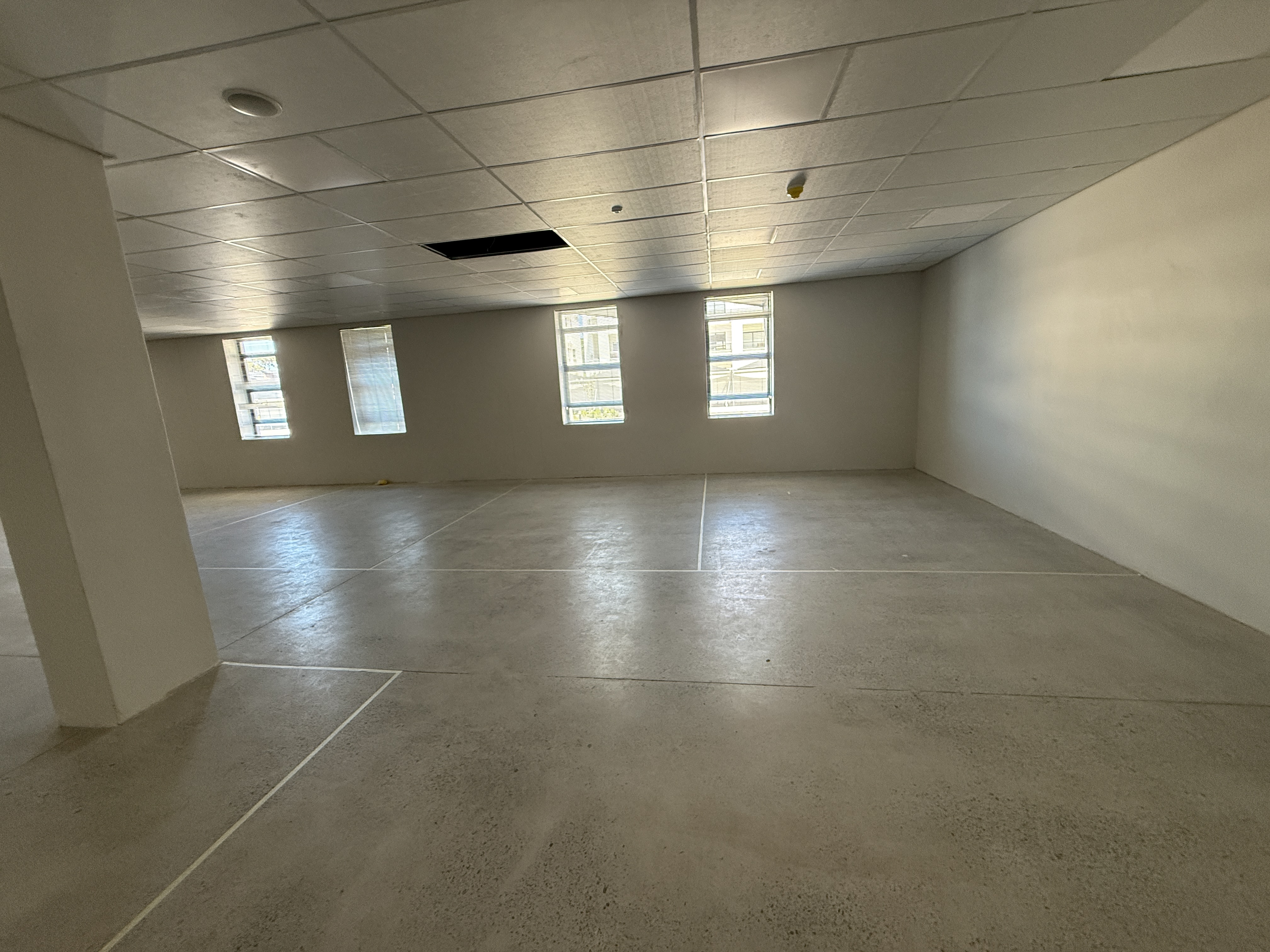 77m² Office Space to rent at Halo Medical Suites Paardevlei in Paardevlei
