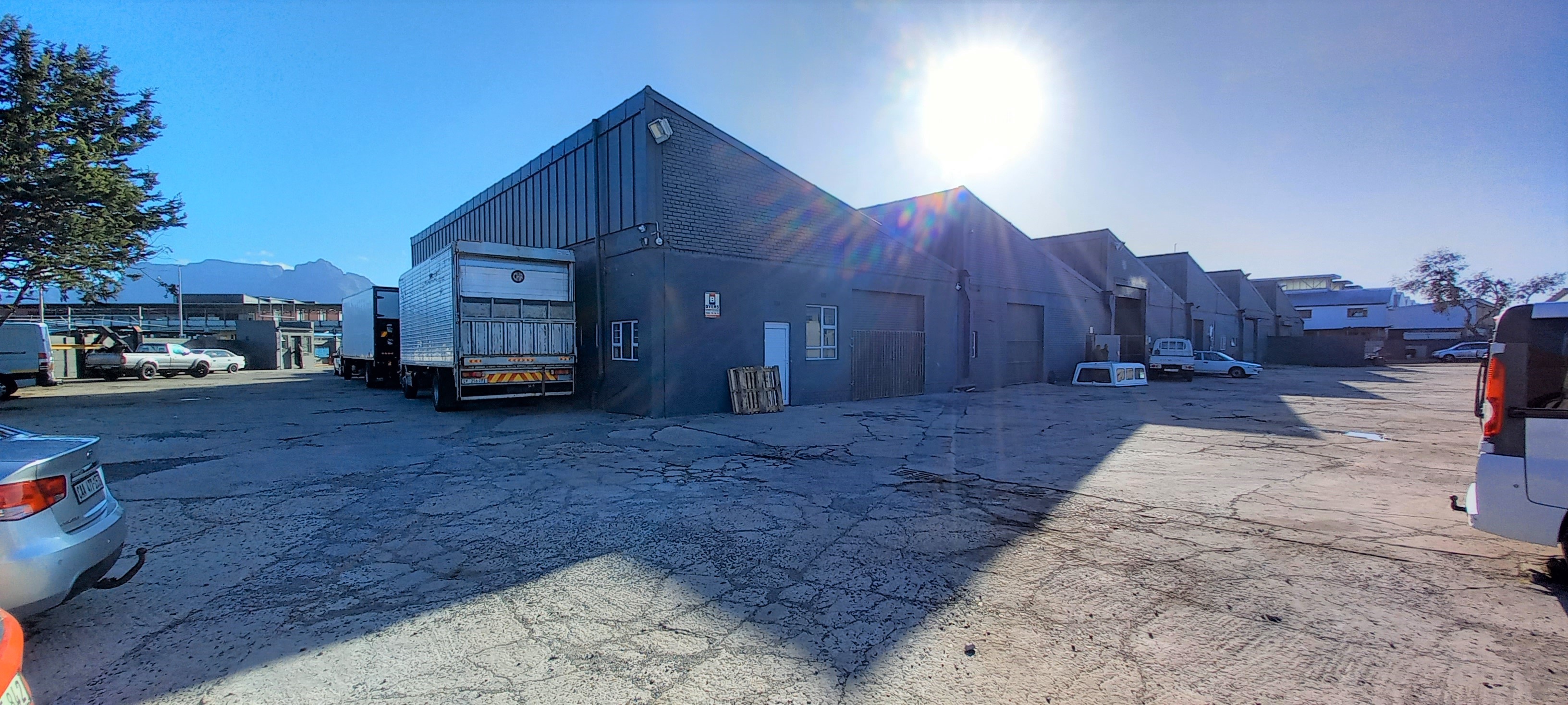 293m² Warehouse to rent at Hawkins Industrial Park in Epping Industrial