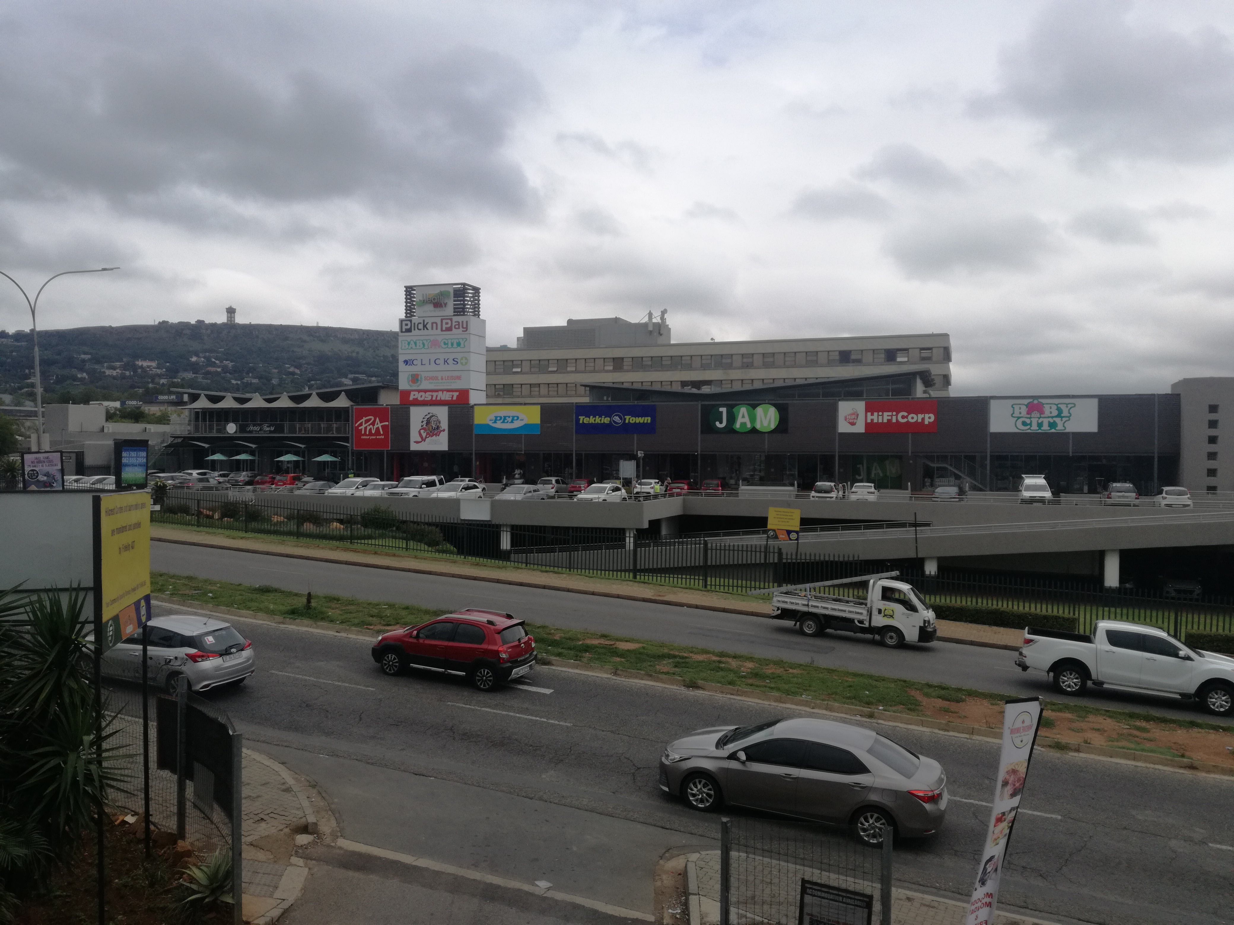 Retail Shops to rent at Heathway Centre in Cresta