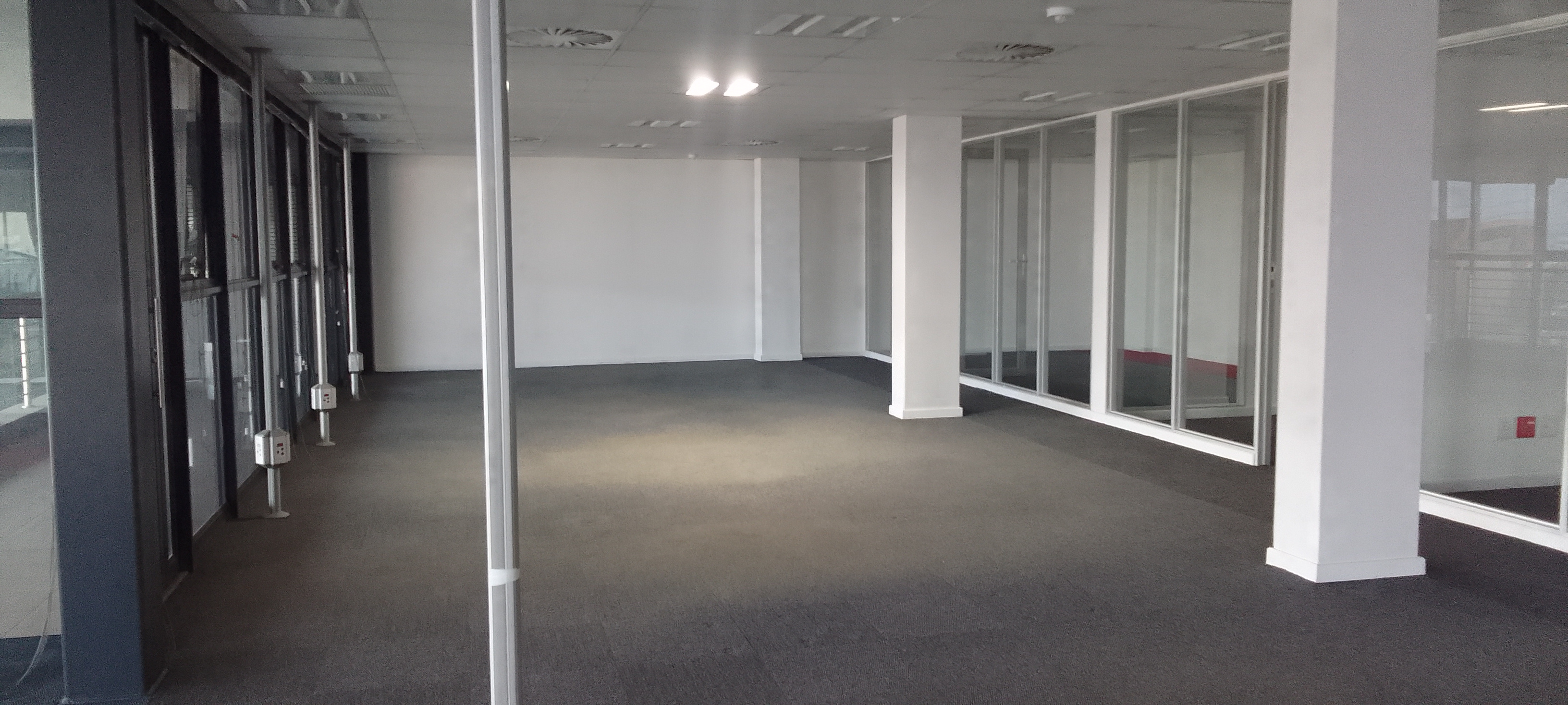 1 348m² Office Space to rent at Hertford Office Park in Waterfall