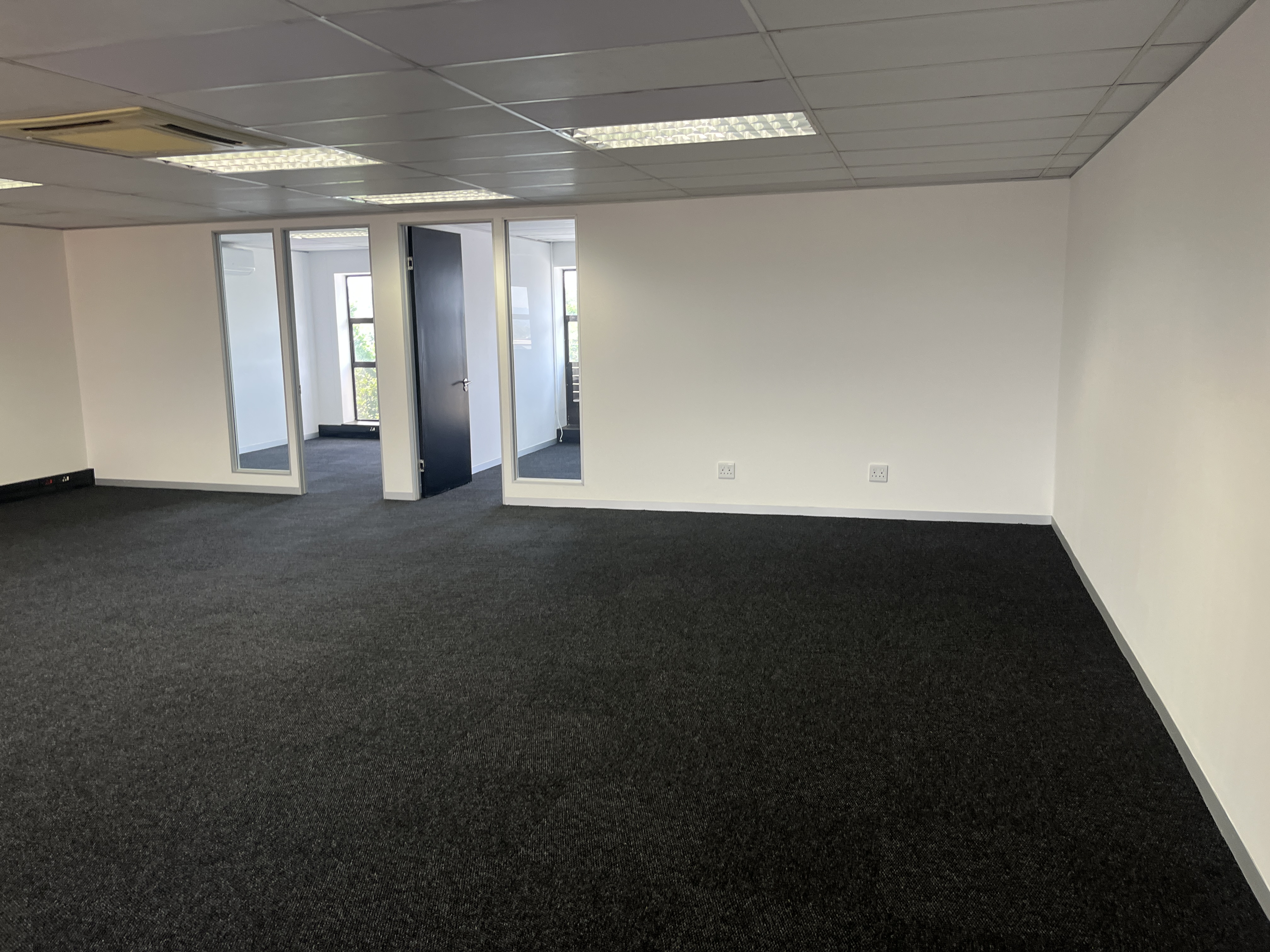 120m² Office Space to rent at Hurlingham Office Park in Hurlingham