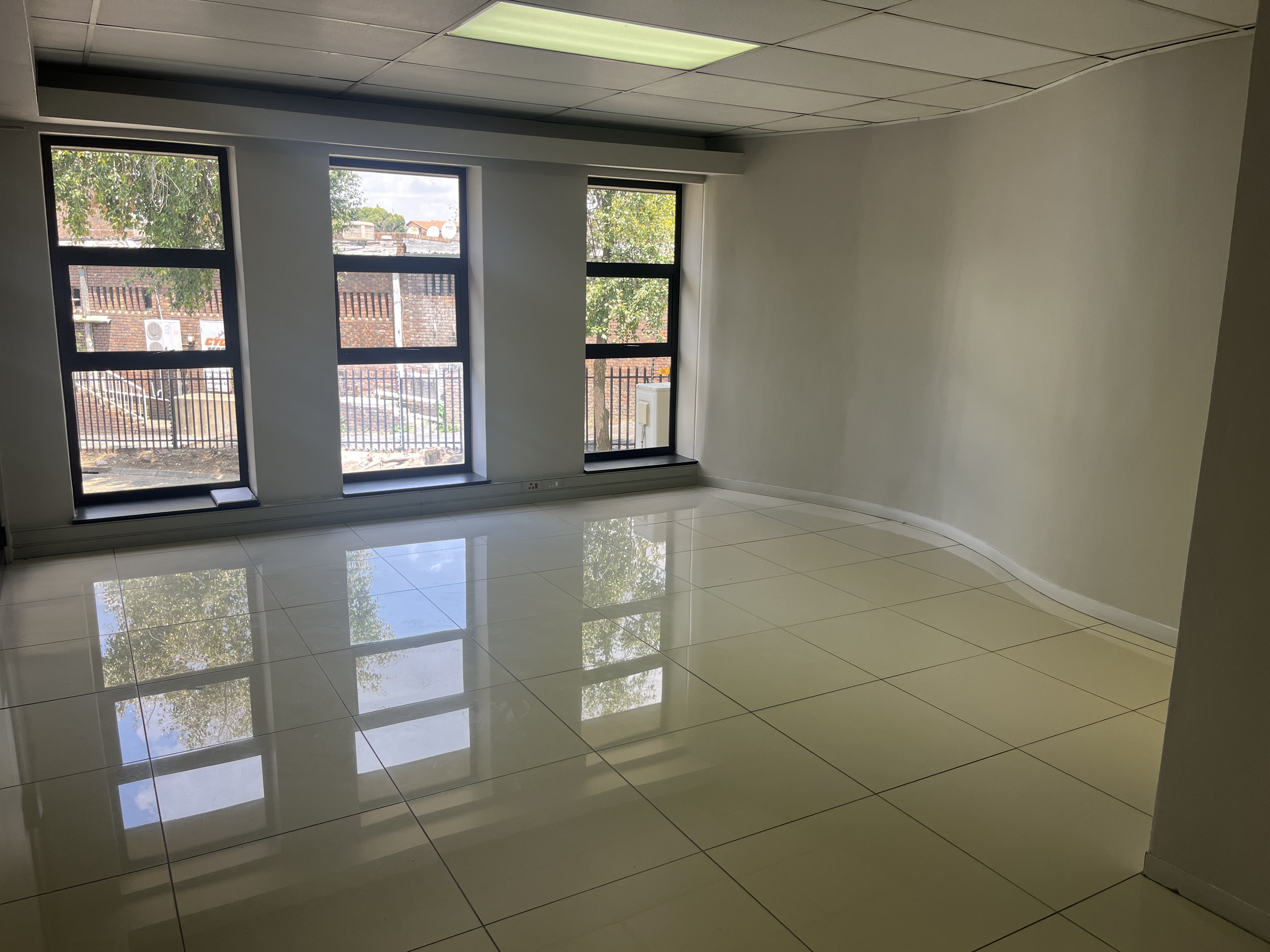 235m² Office Space to rent at Hurlingham Office Park in Hurlingham