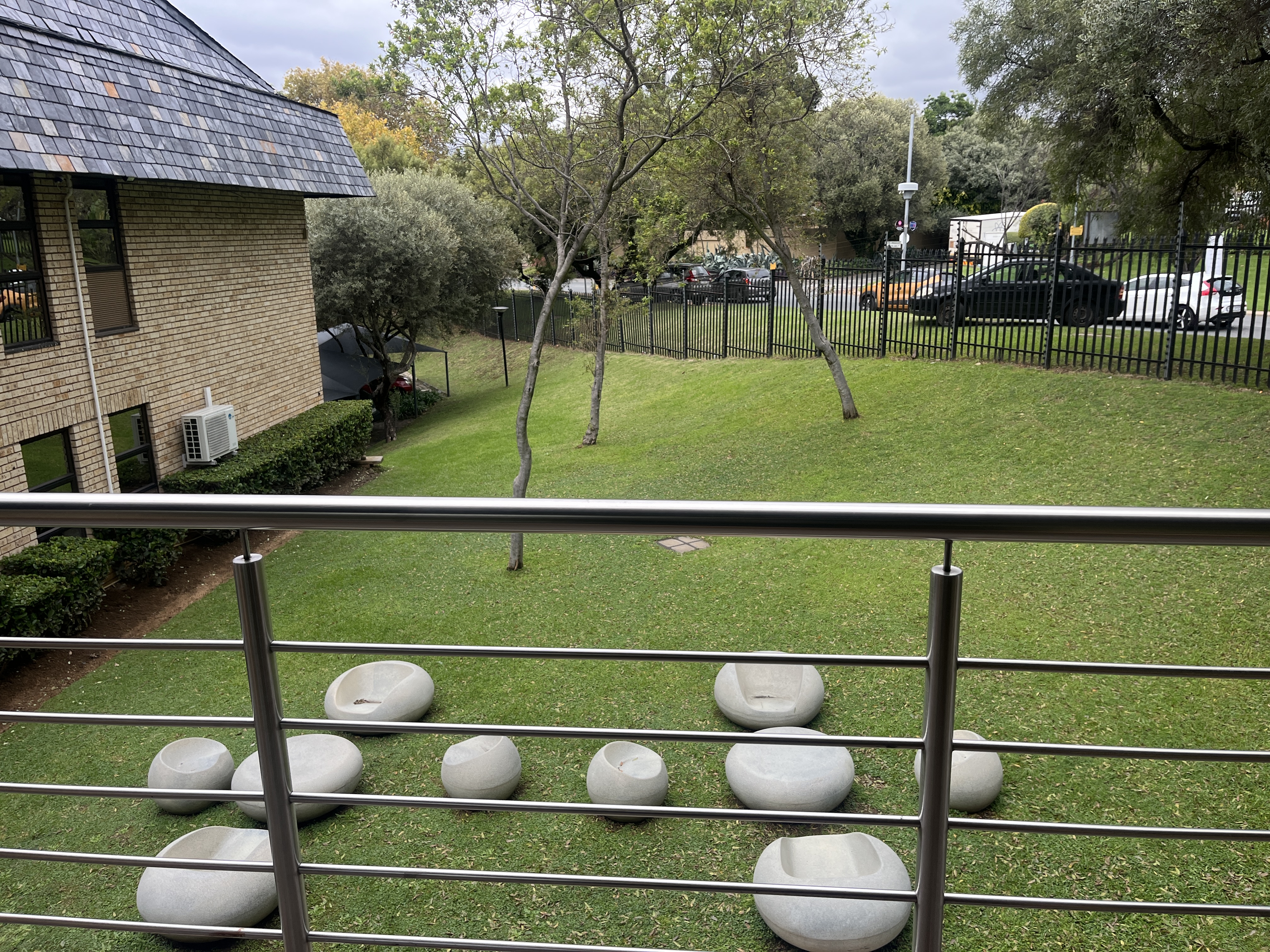 150m² Office Space to rent at Hurlingham Office Park in Hurlingham