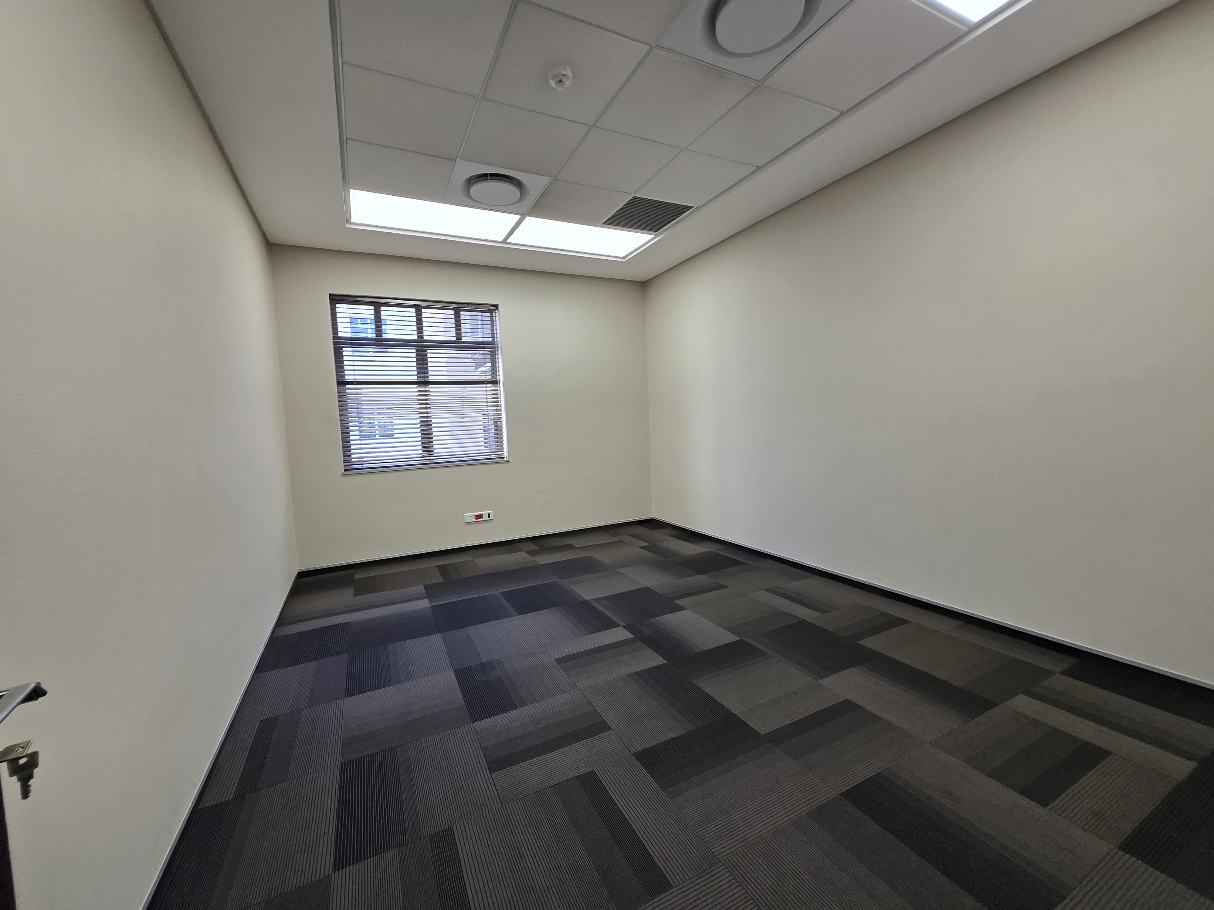1 013m² Office Space to rent at Illovo Corner in Illovo