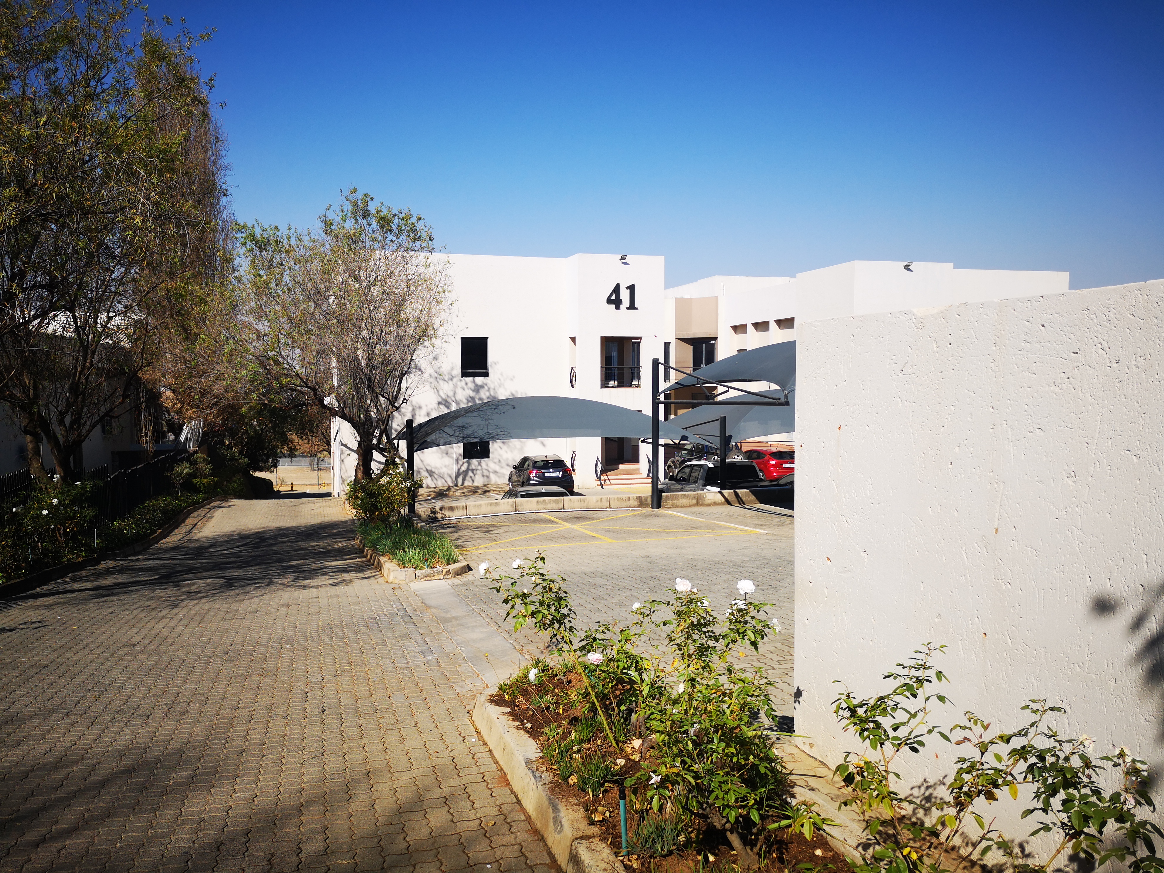199m² Office Space to rent at Kyalami Business Park (41 Kyalami Boulevard) in Kyalami