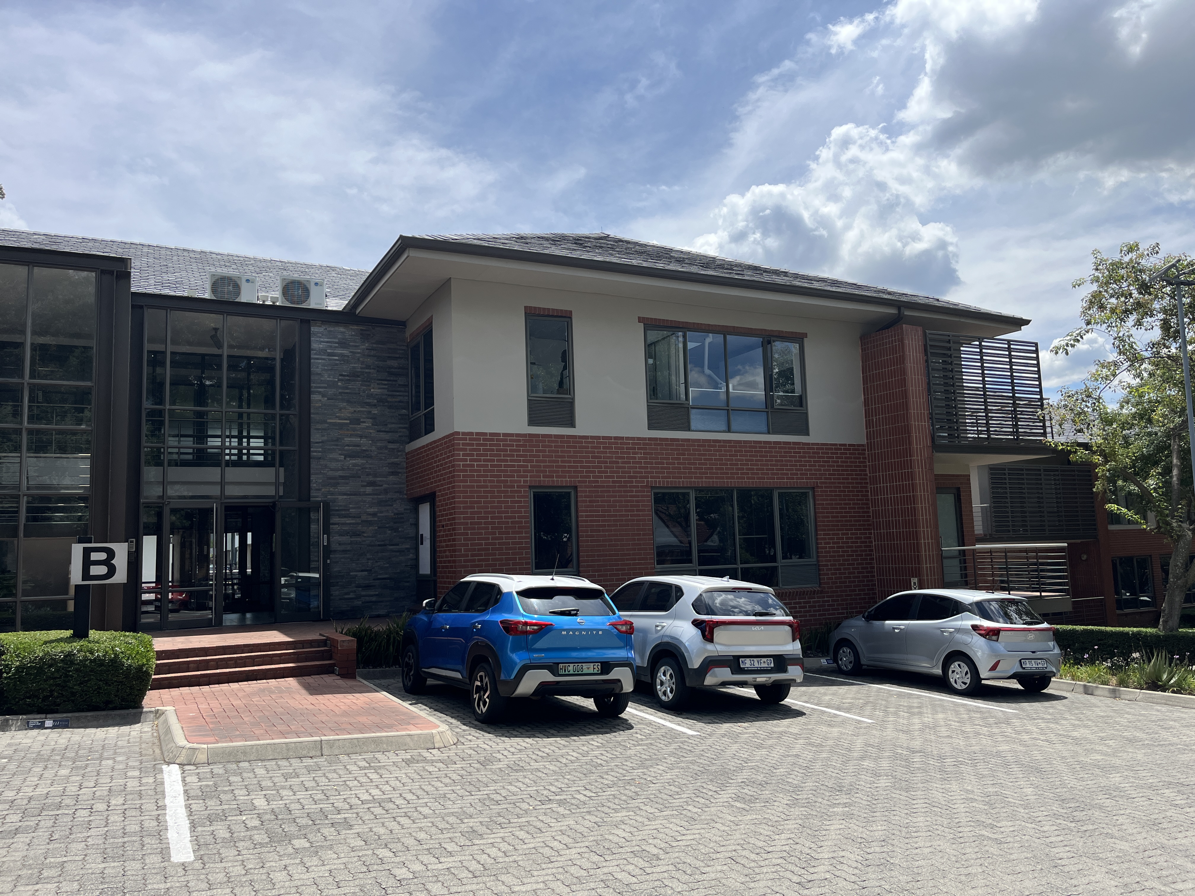 Office Space to rent at Little Fourways Office Park in Magaliessig