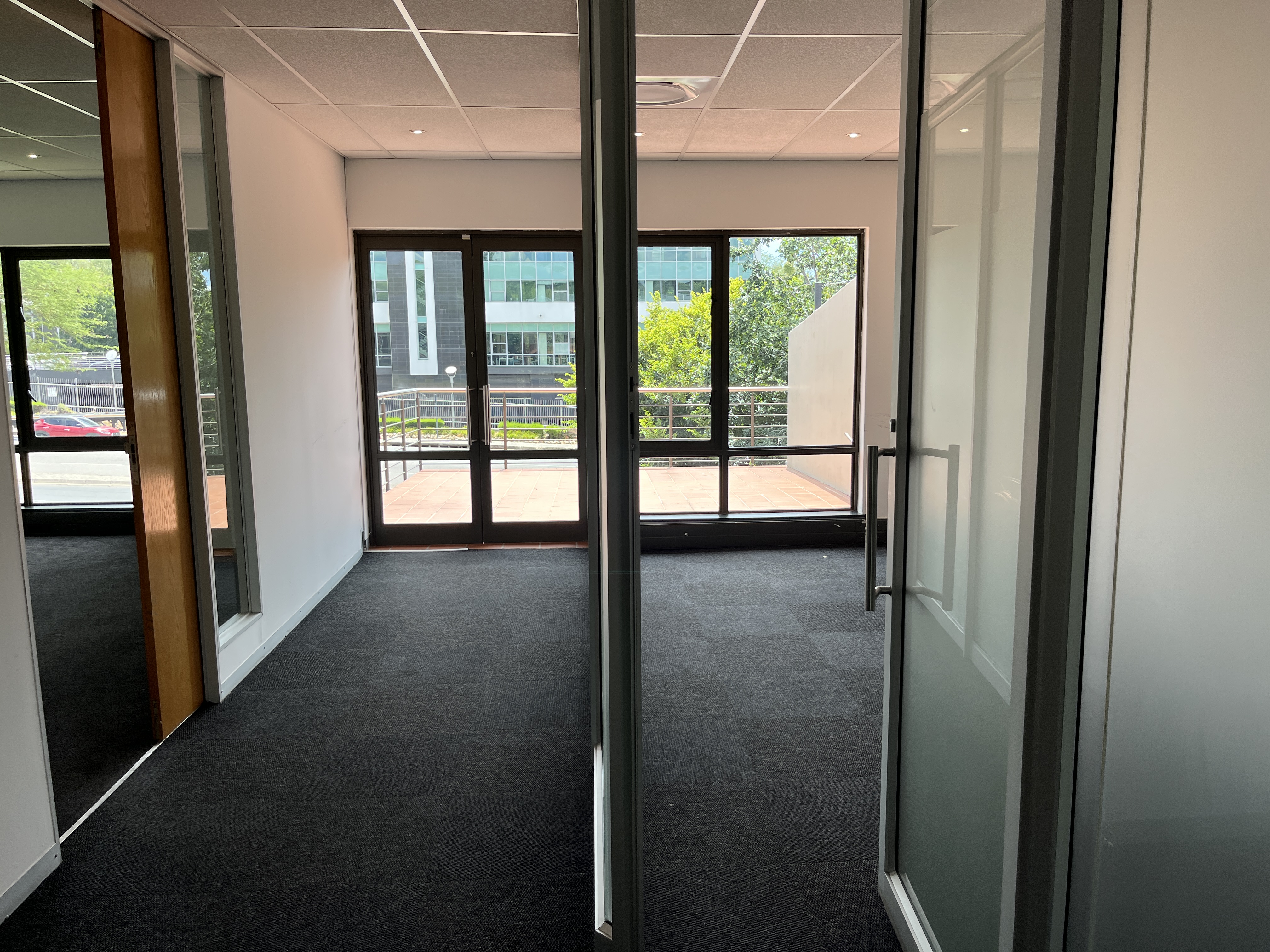 Office Space to rent at Little Fourways Office Park in Magaliessig