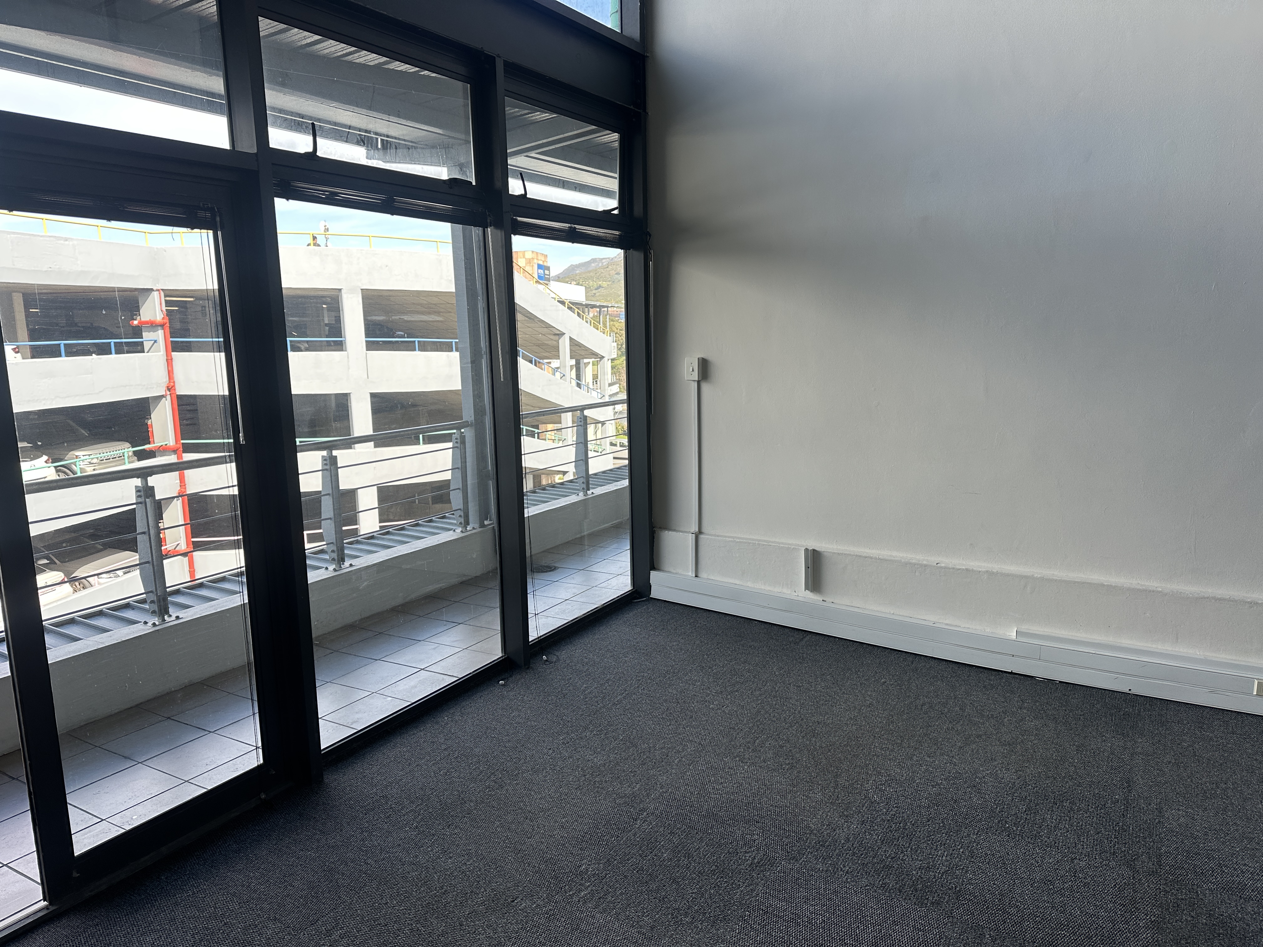 368m² Office Space to rent at M5 Business Park in Maitland