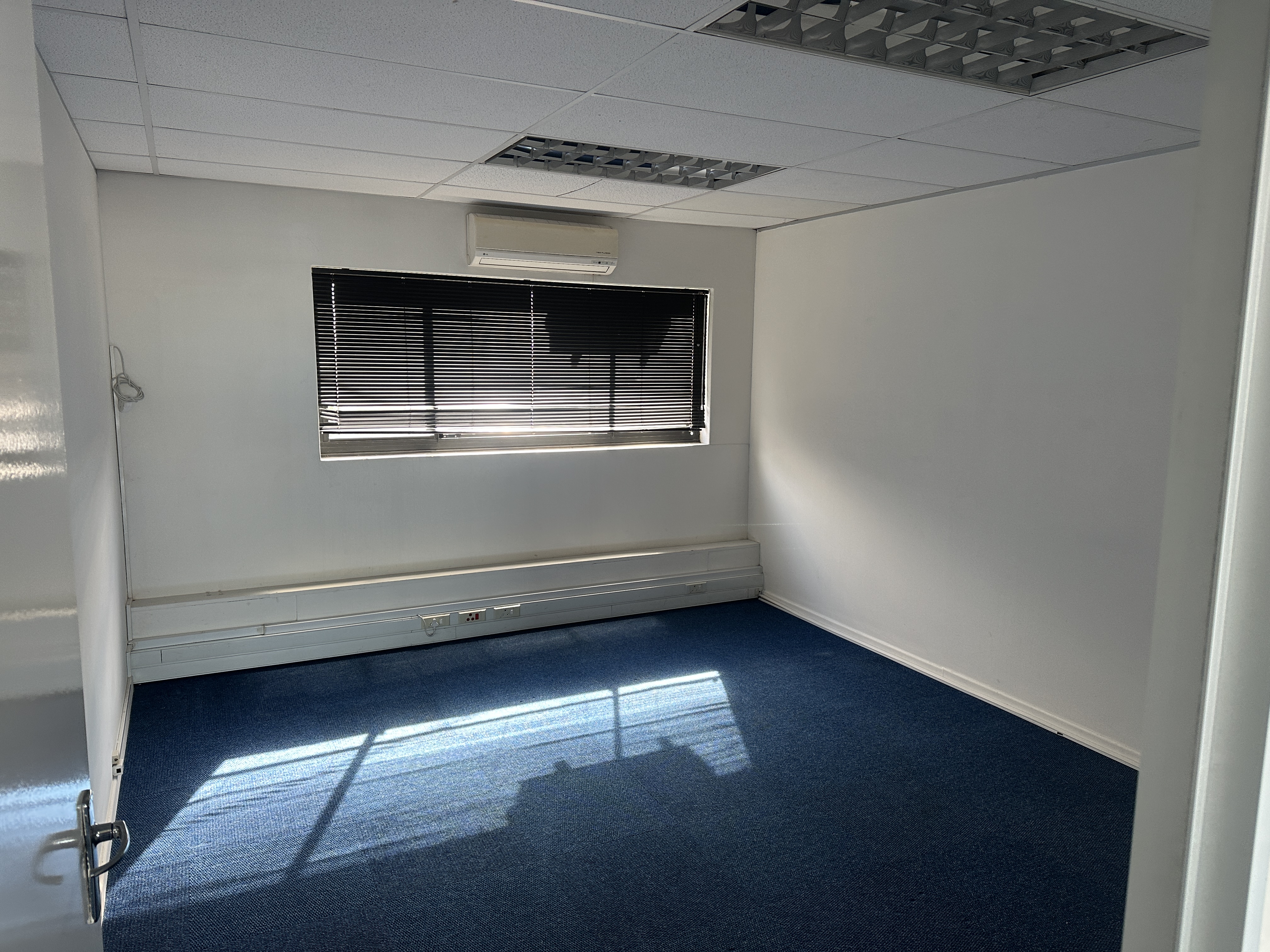 368m² Office Space to rent at M5 Business Park in Maitland