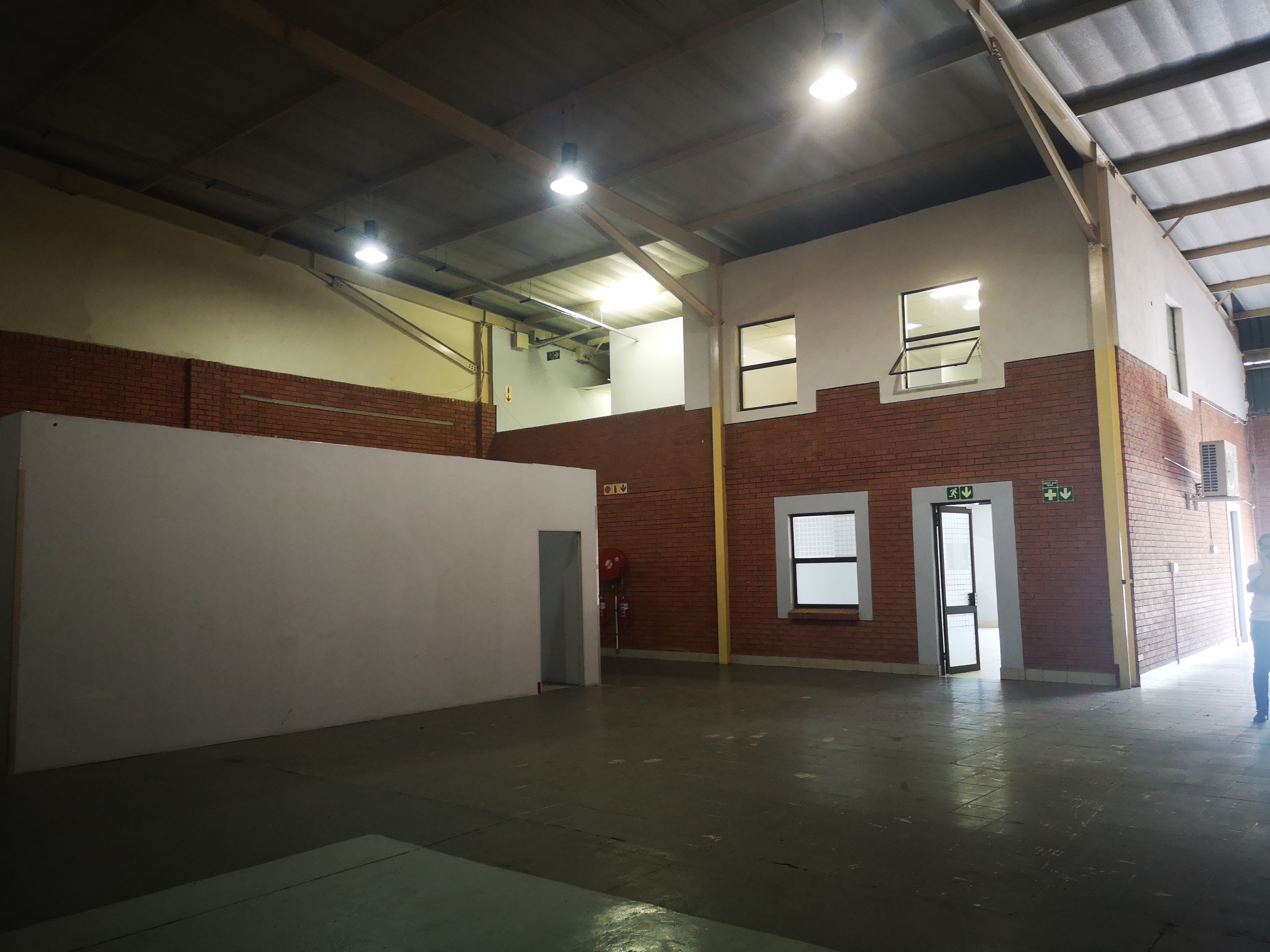 Warehouse to rent at Midpark Industrial Park in Midrand