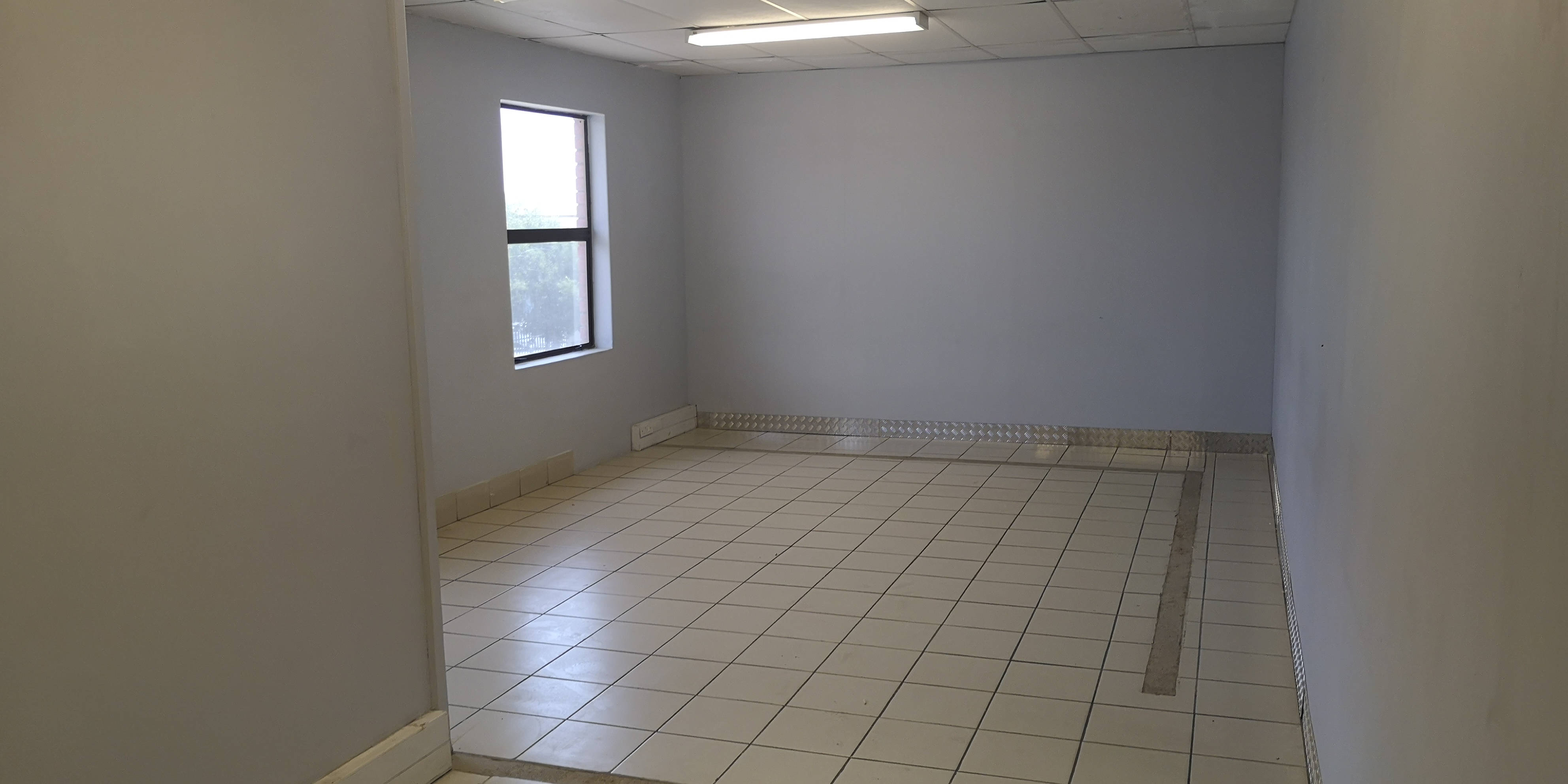 Warehouse to rent at Midpark Industrial Park in Midrand