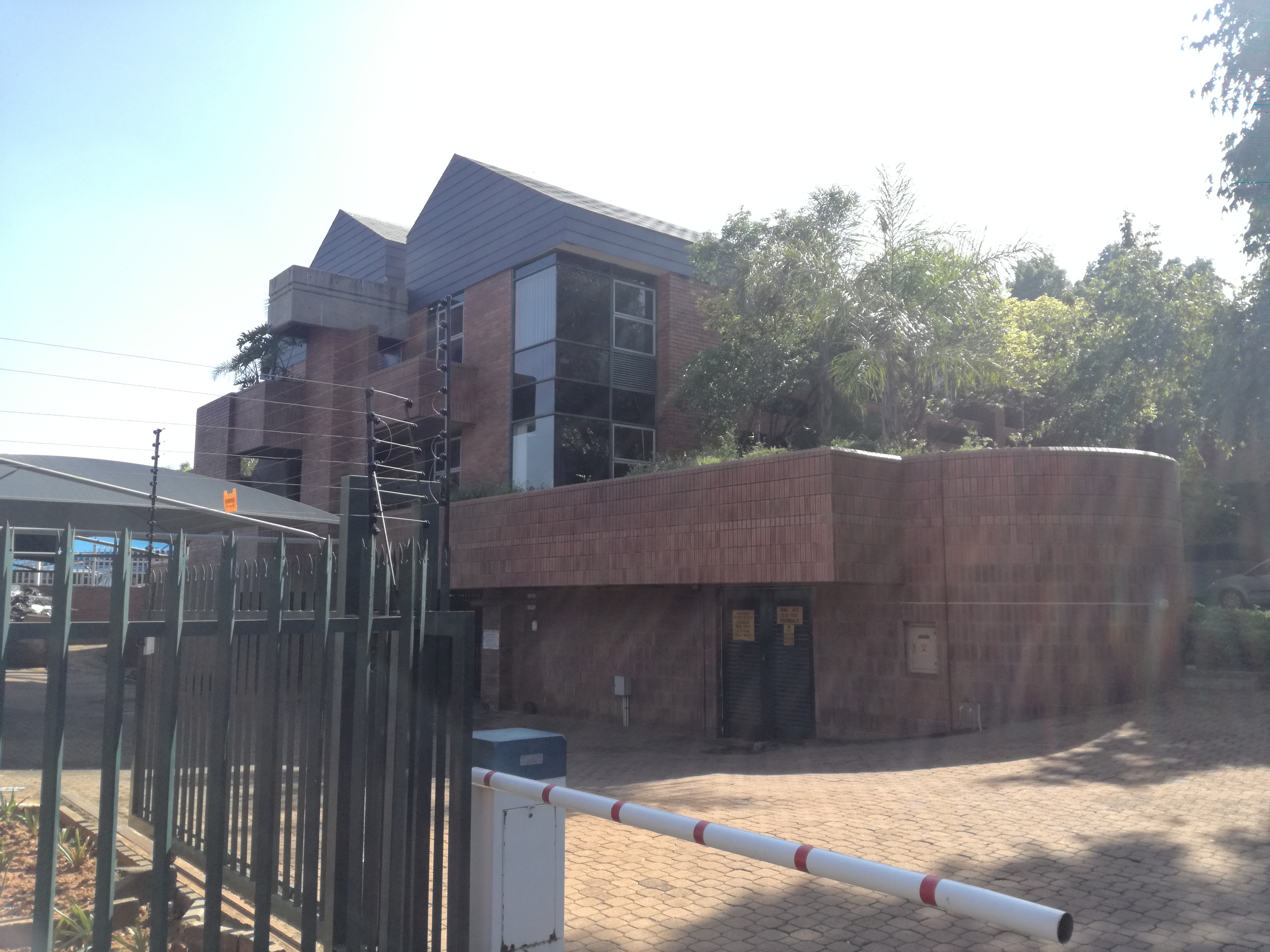 665m² Office Space to rent at Oakfields in Ferndale