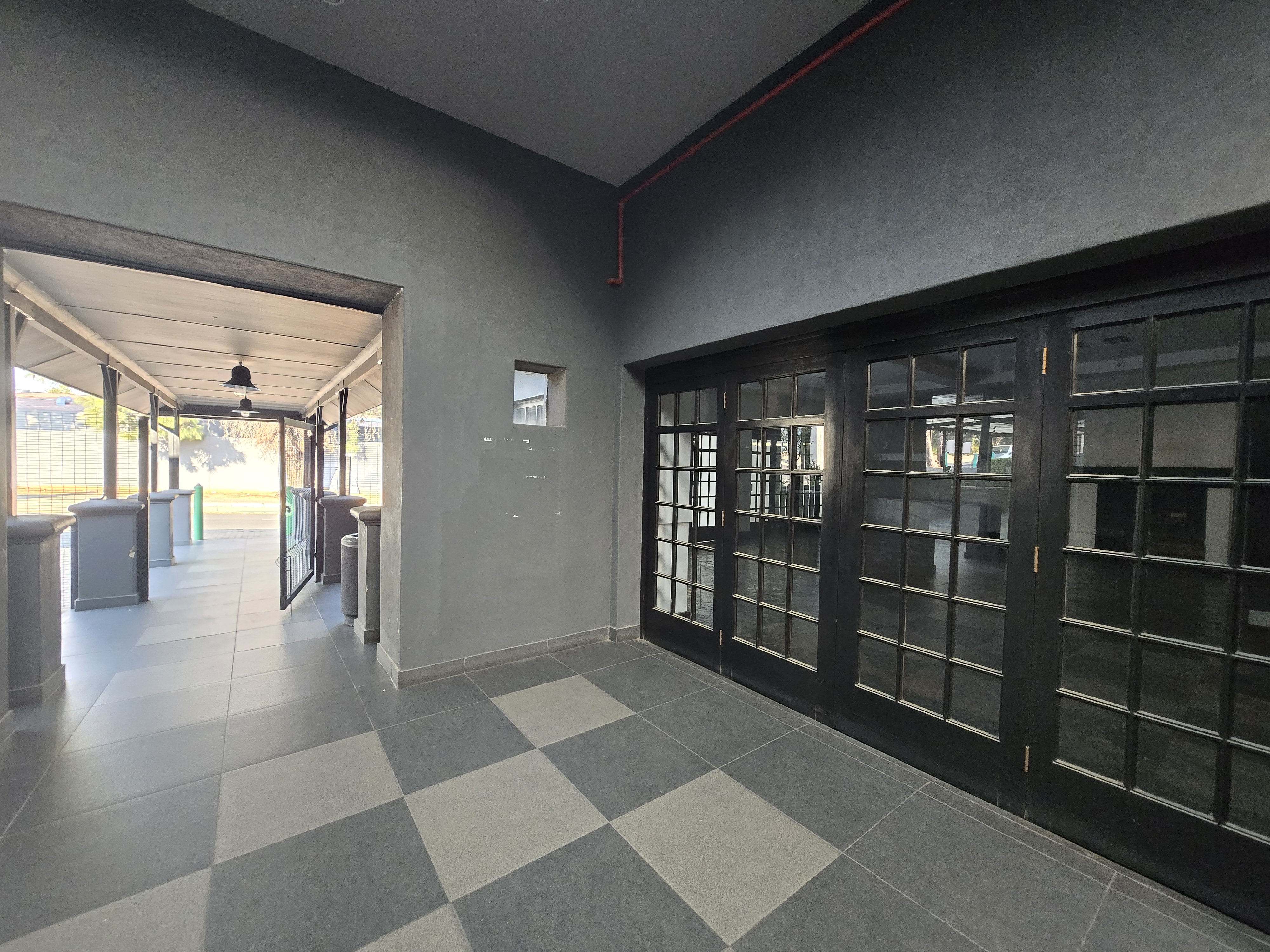 242m² Retail Shops to rent at Parkmore Square in Parkmore