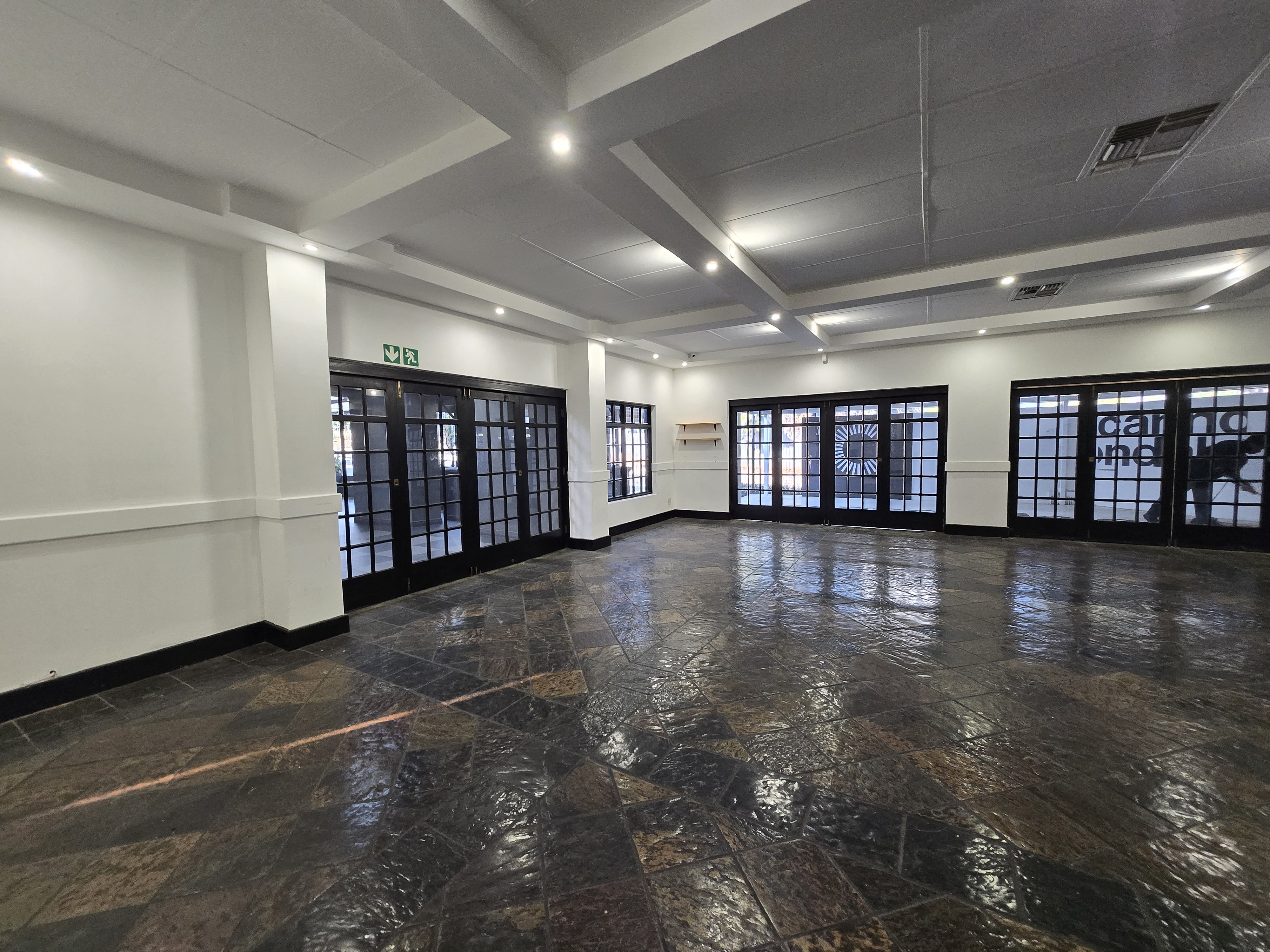 242m² Retail Shops to rent at Parkmore Square in Parkmore