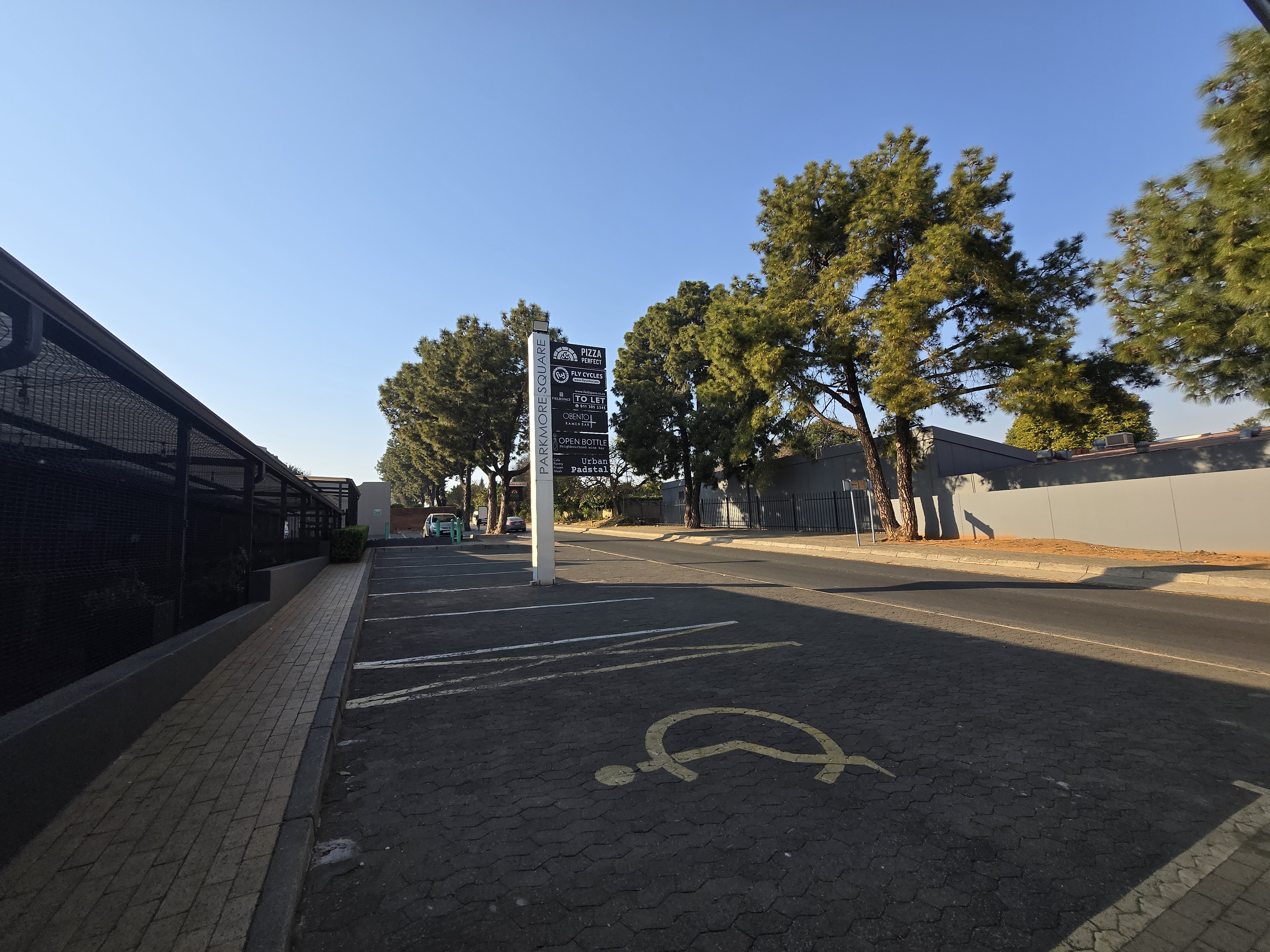 242m² Retail Shops to rent at Parkmore Square in Parkmore