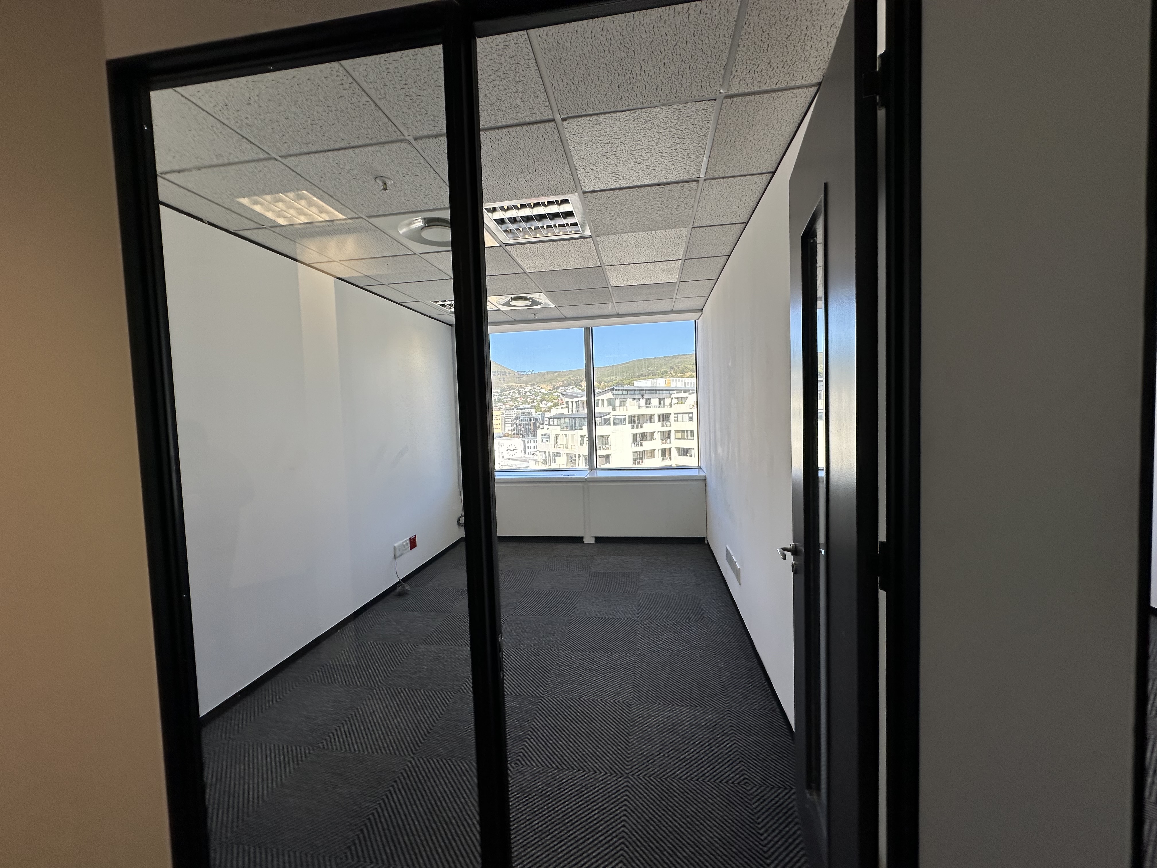 221m² Office Space to rent at SA Reserve Bank Building in Cape Town CBD