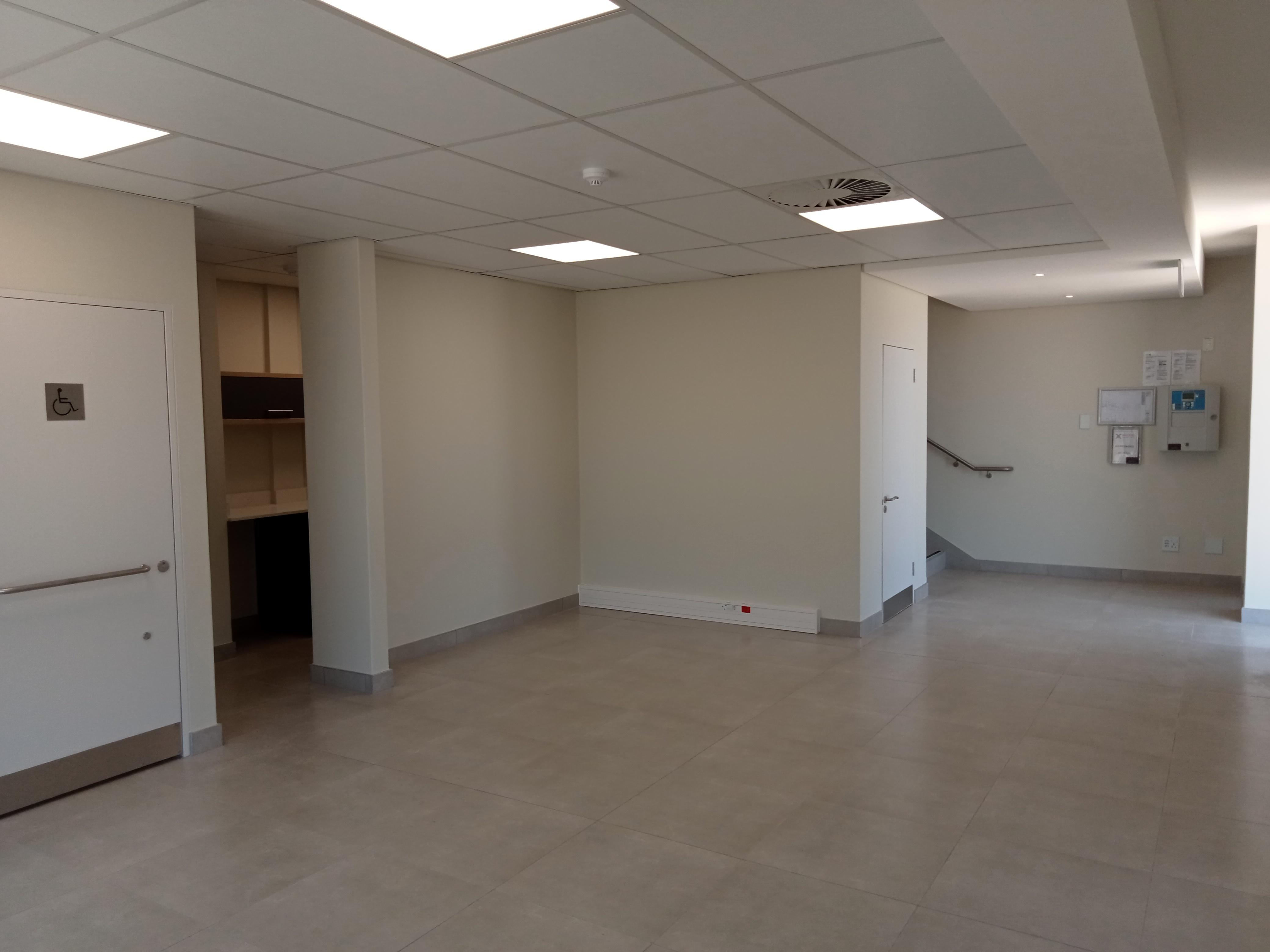 Warehouse to rent at Stonewood Park in Okavango