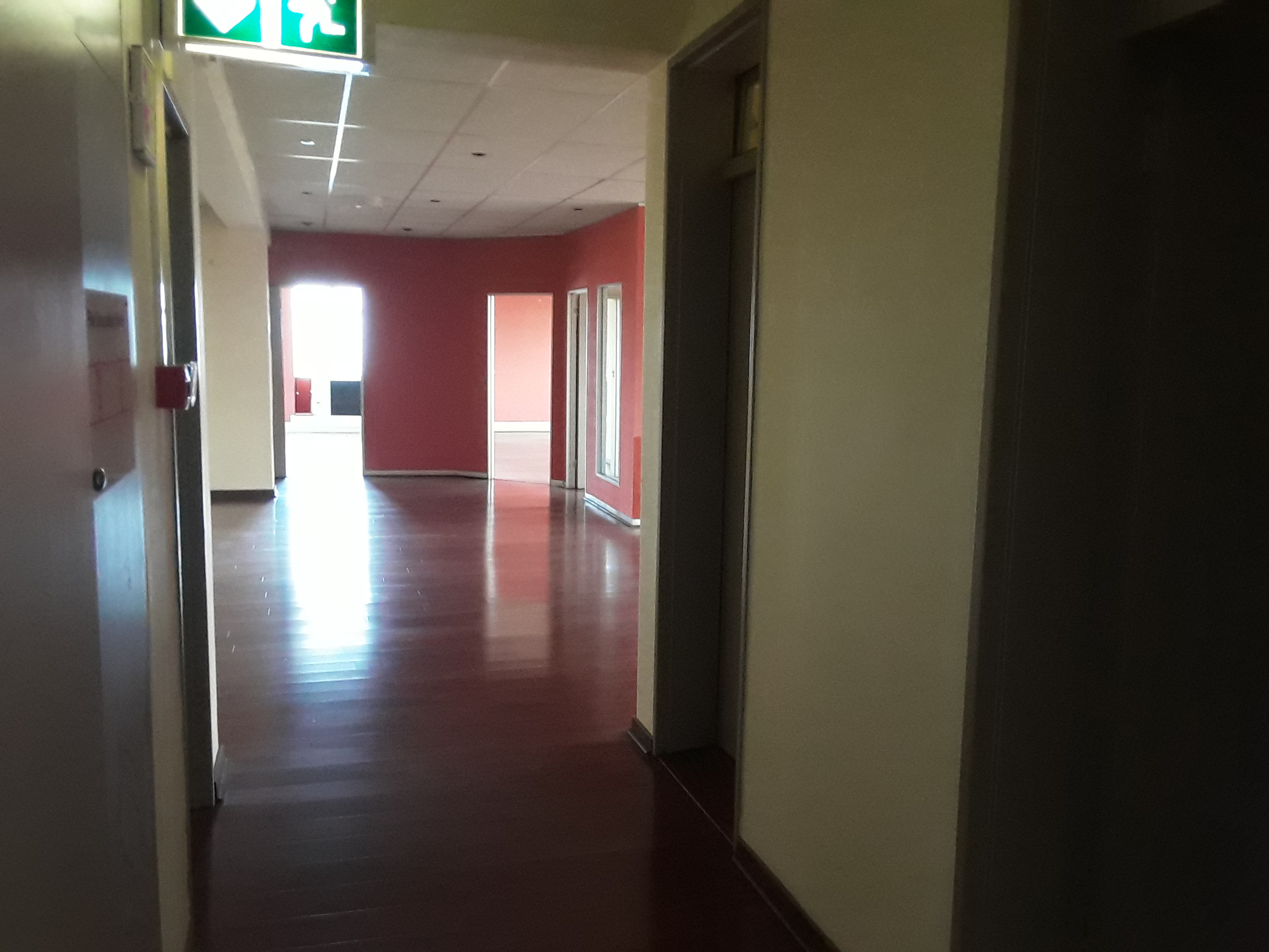 800m² Office Space to rent at Surrey Ave in Ferndale