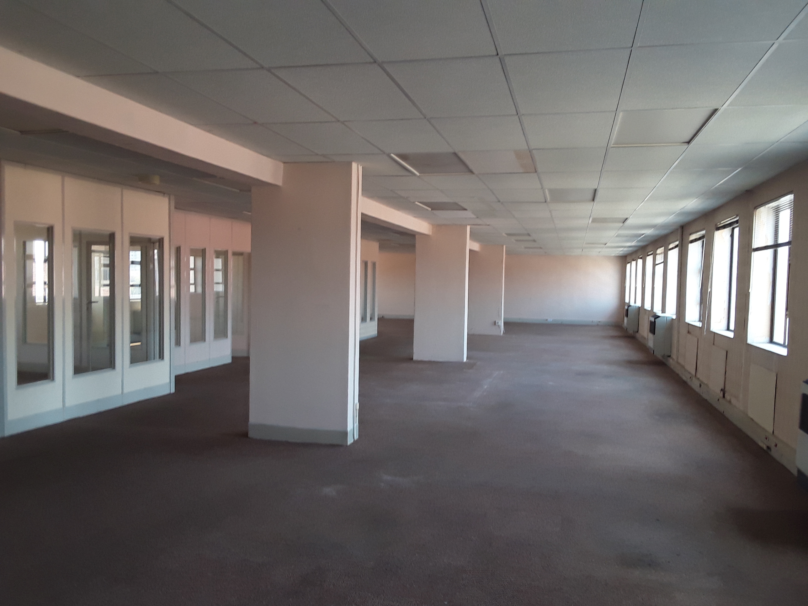 800m² Office Space to rent at Surrey Ave in Ferndale
