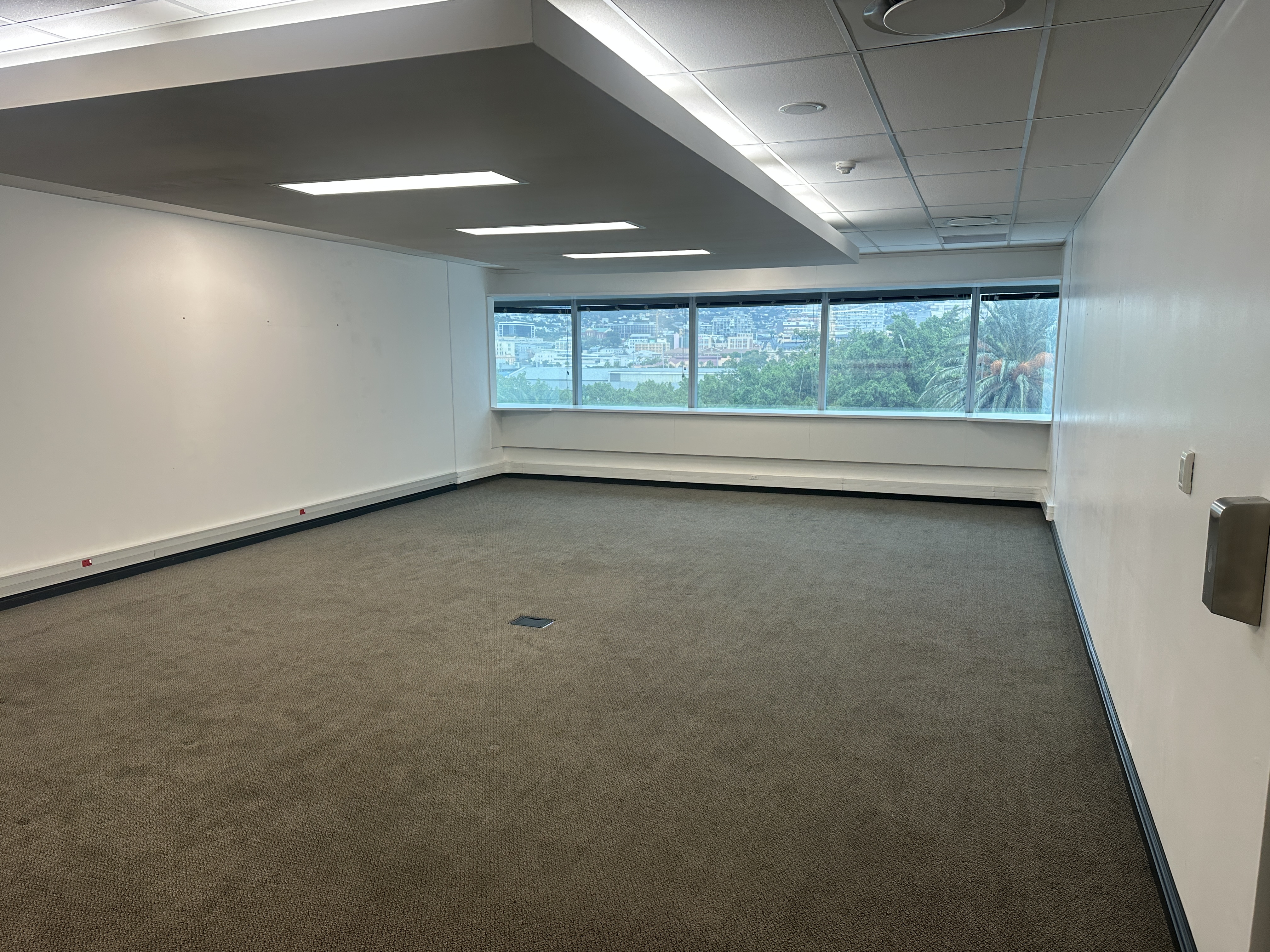 950m² Office Space to rent at The Towers  - Ex Standard Bank Centre in Cape Town CBD