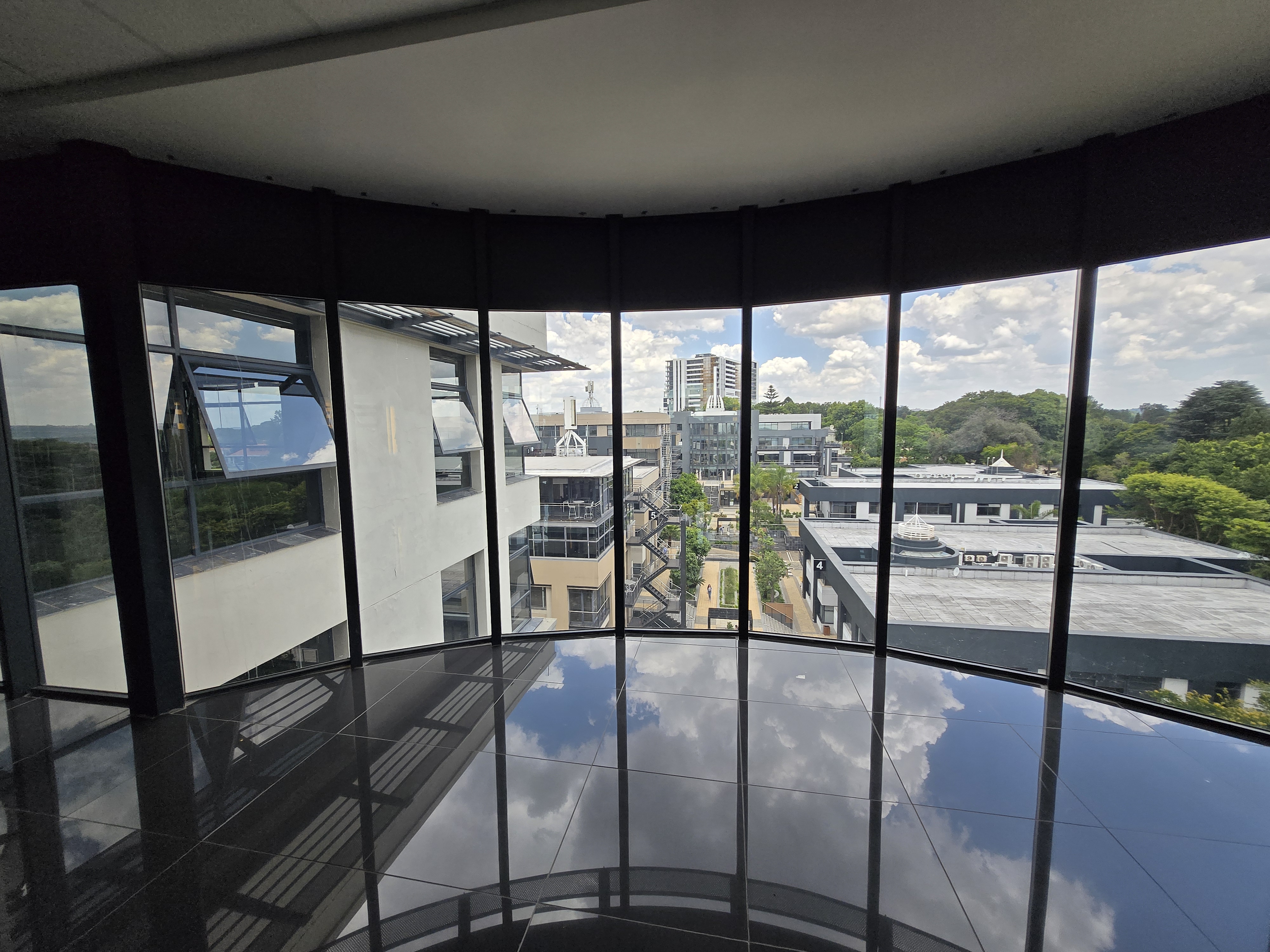 501m² Office Space to rent at Vdara in Sandhurst