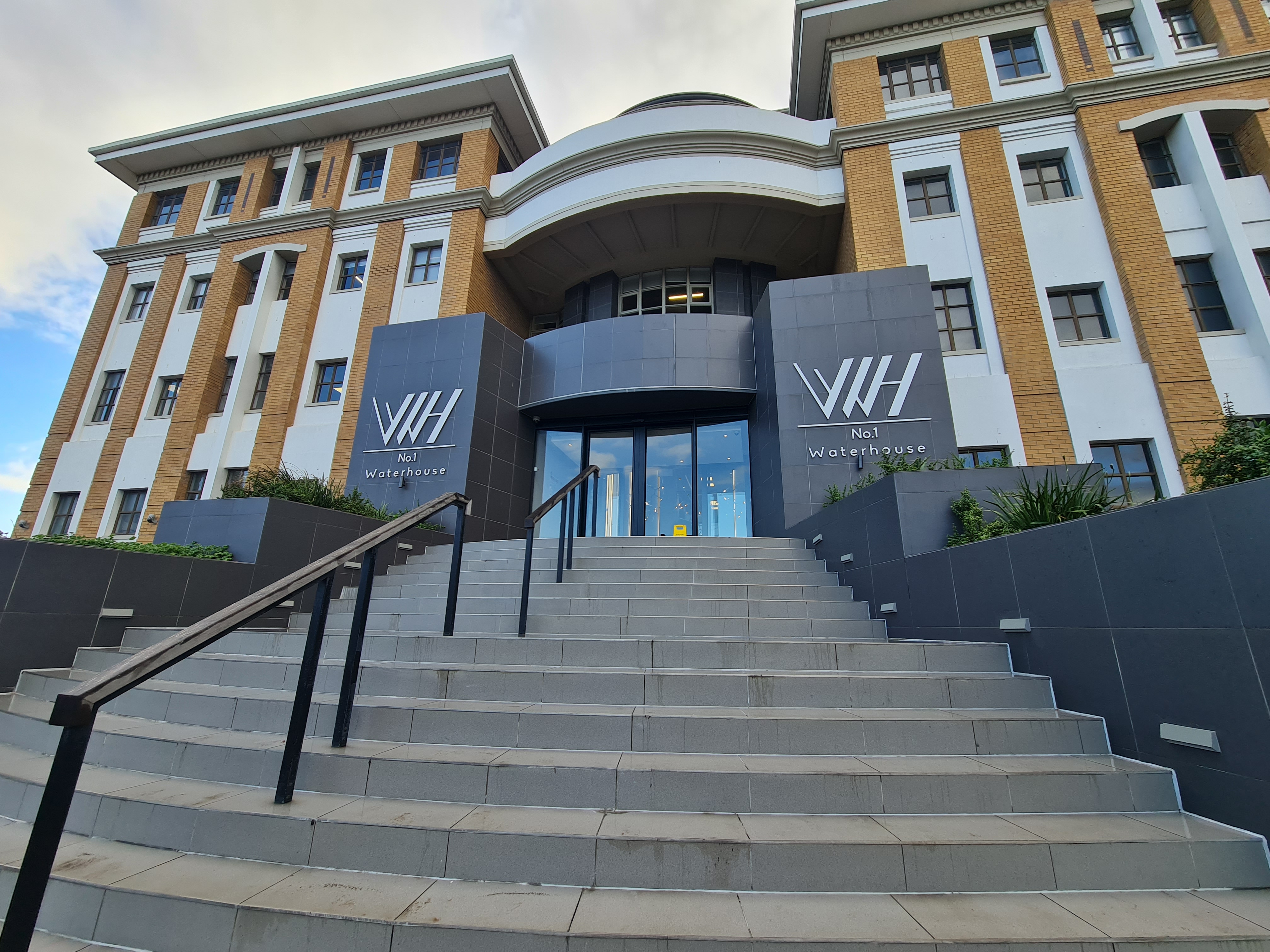 886m² Office Space to rent at Waterhouse Place (ex PWC Building) in Century City