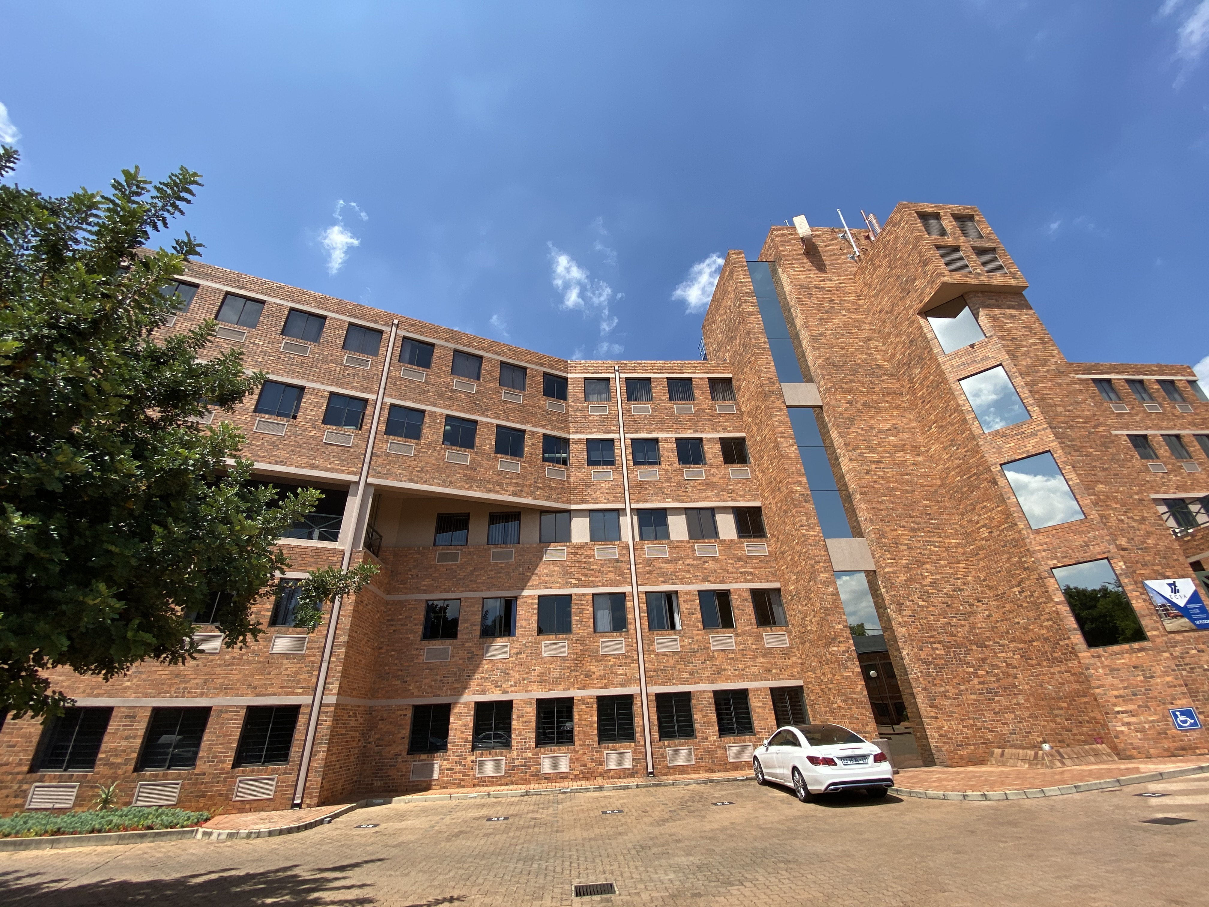 210m² Office Space to rent at Waterview Corner in Bruma