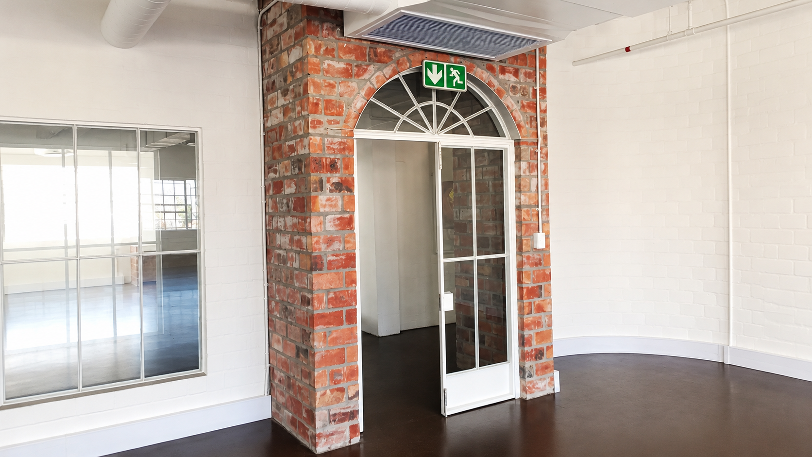 108m² Office Space to rent at Woodland House in Woodstock