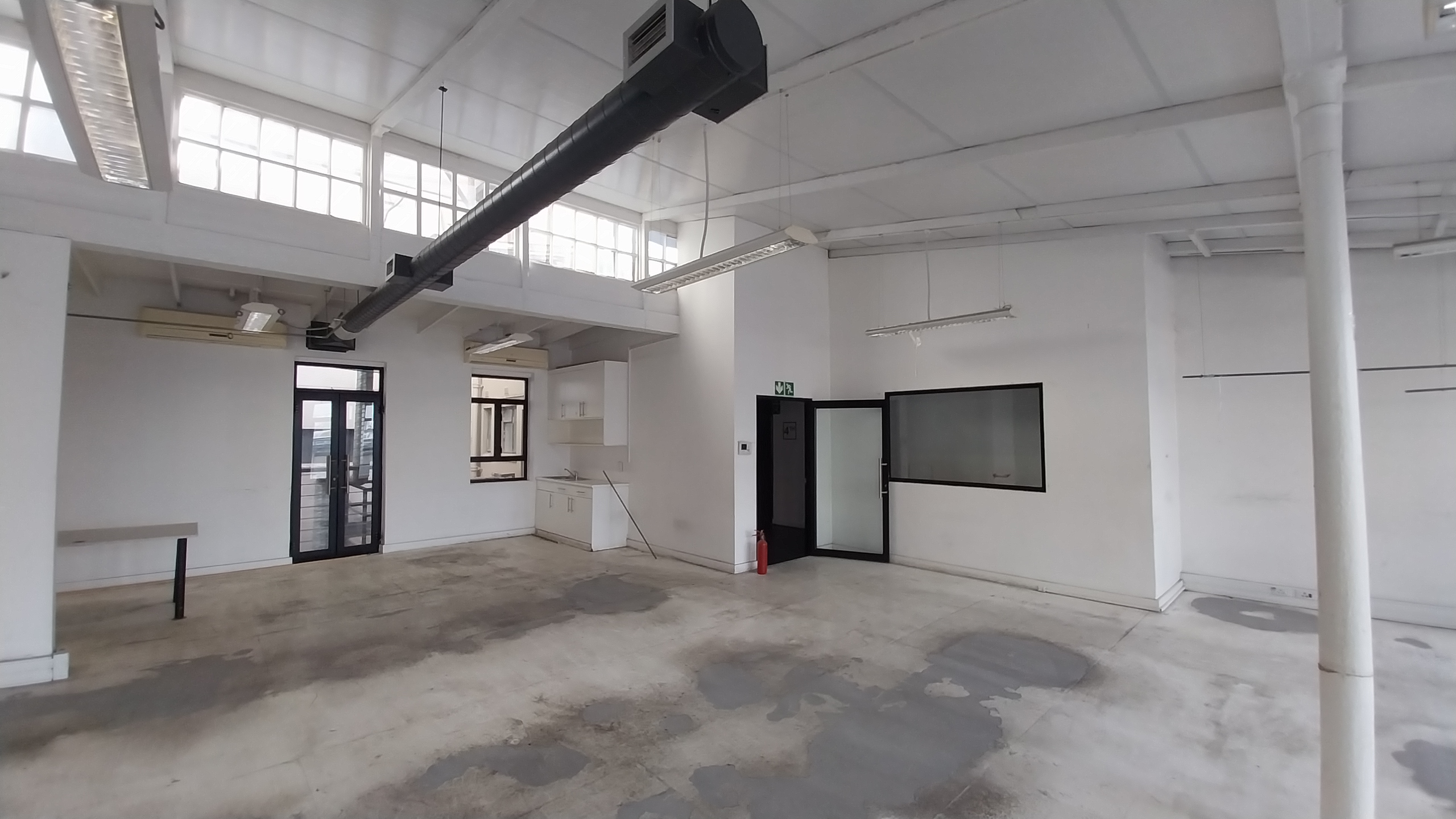 195m² Office Space to rent at 32 St Georges Mall in Cape Town CBD