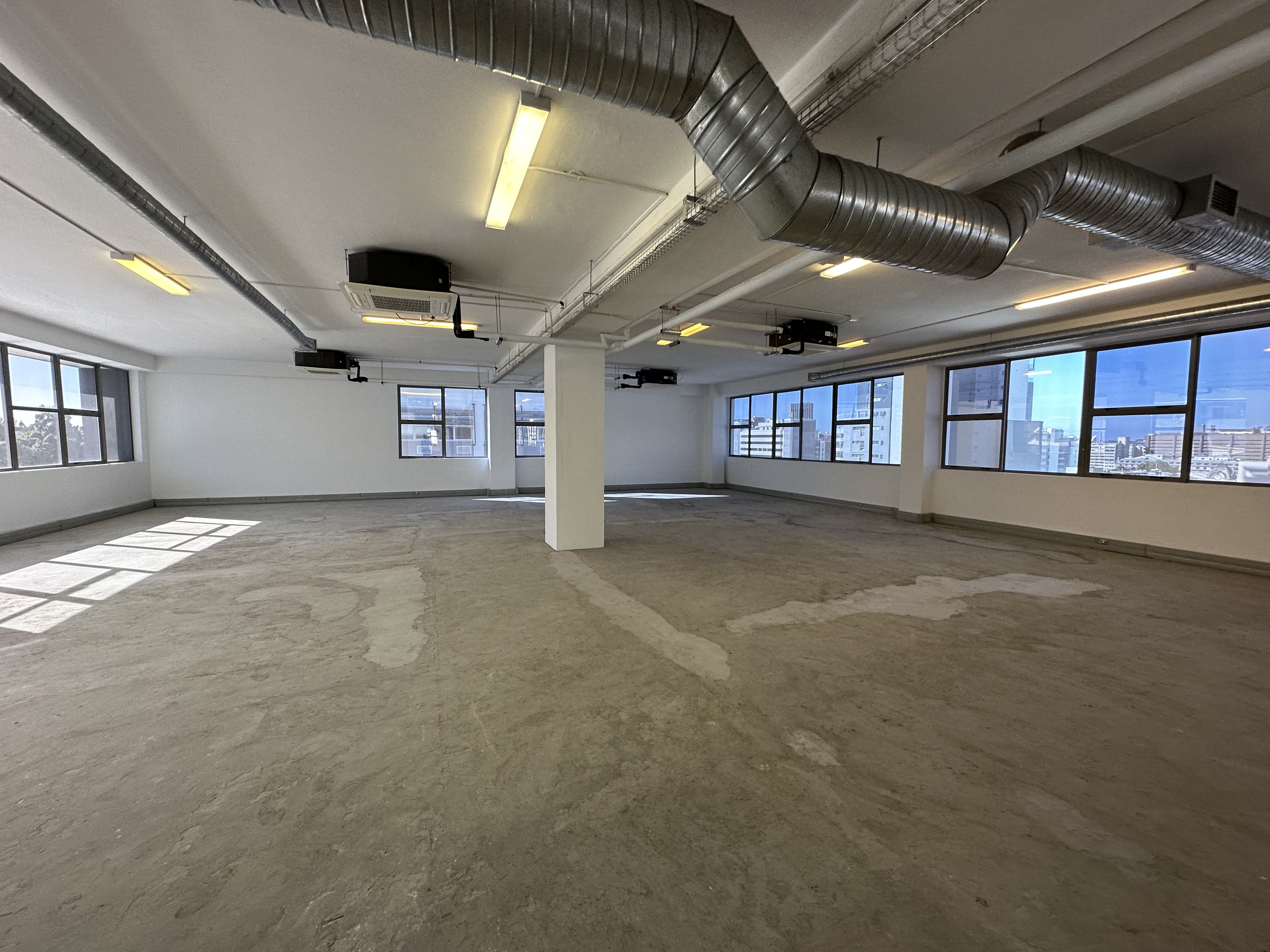 869m² Office Space to rent at Buitengracht Centre in Cape Town CBD