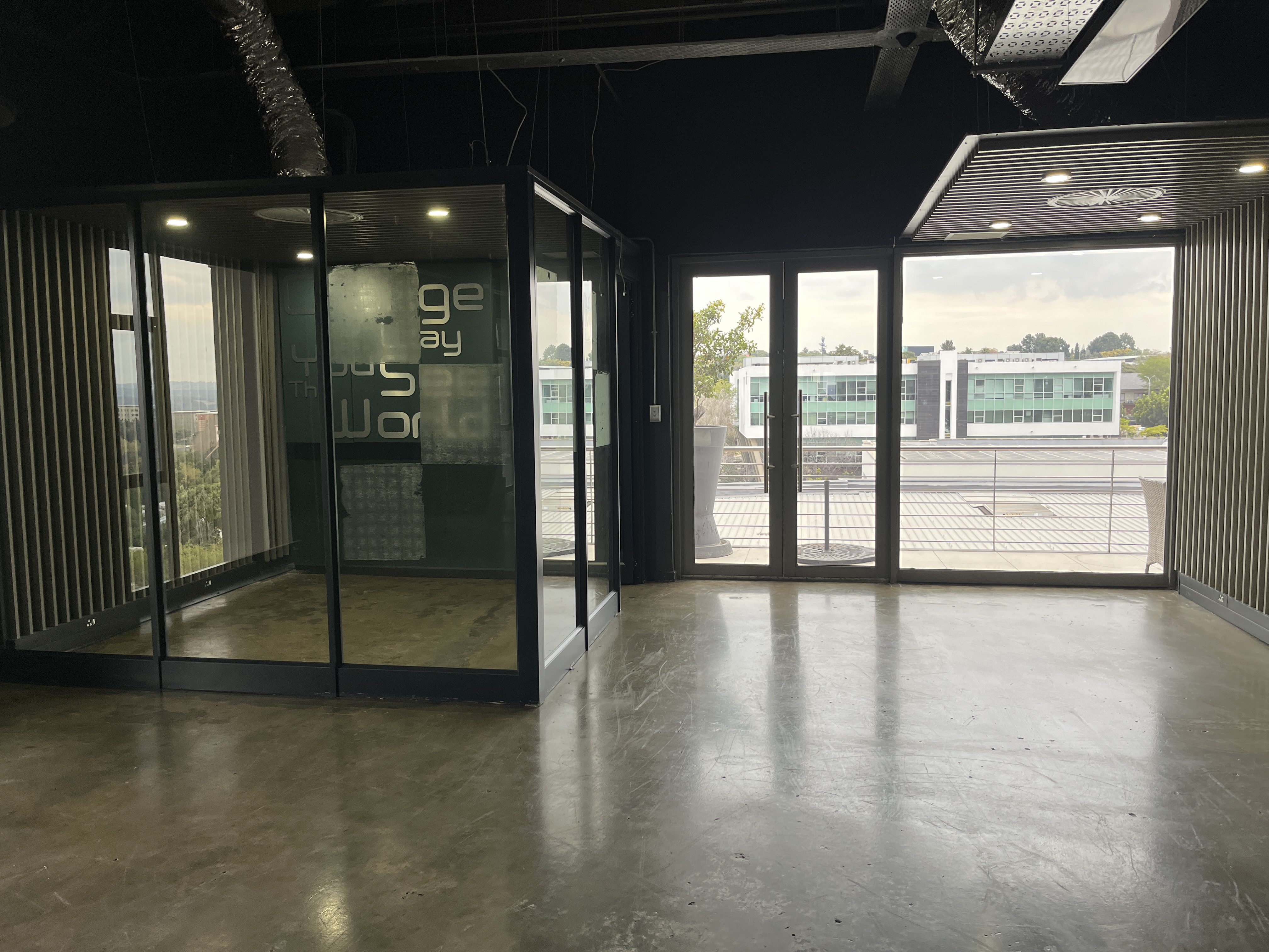 276m² Retail Shops to rent at Design Quarter Offices in Fourways